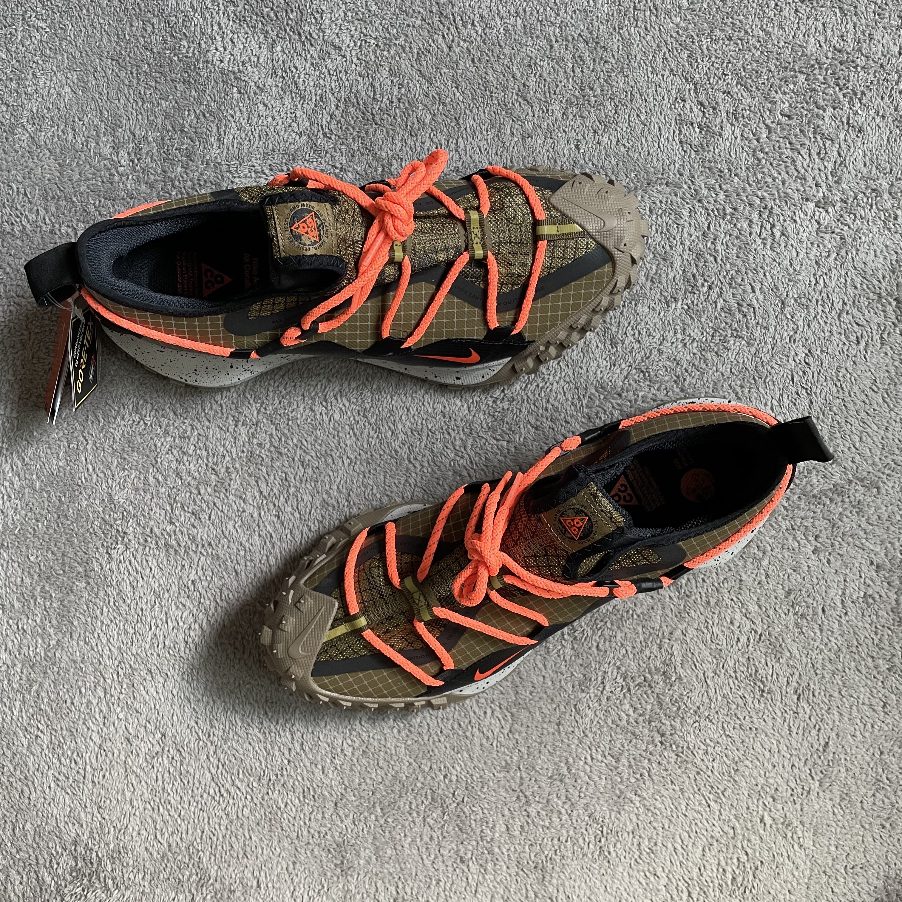 Nike ACG Mountain Fly Low Gore-Tex SE Hazel Rush 착용 스타일