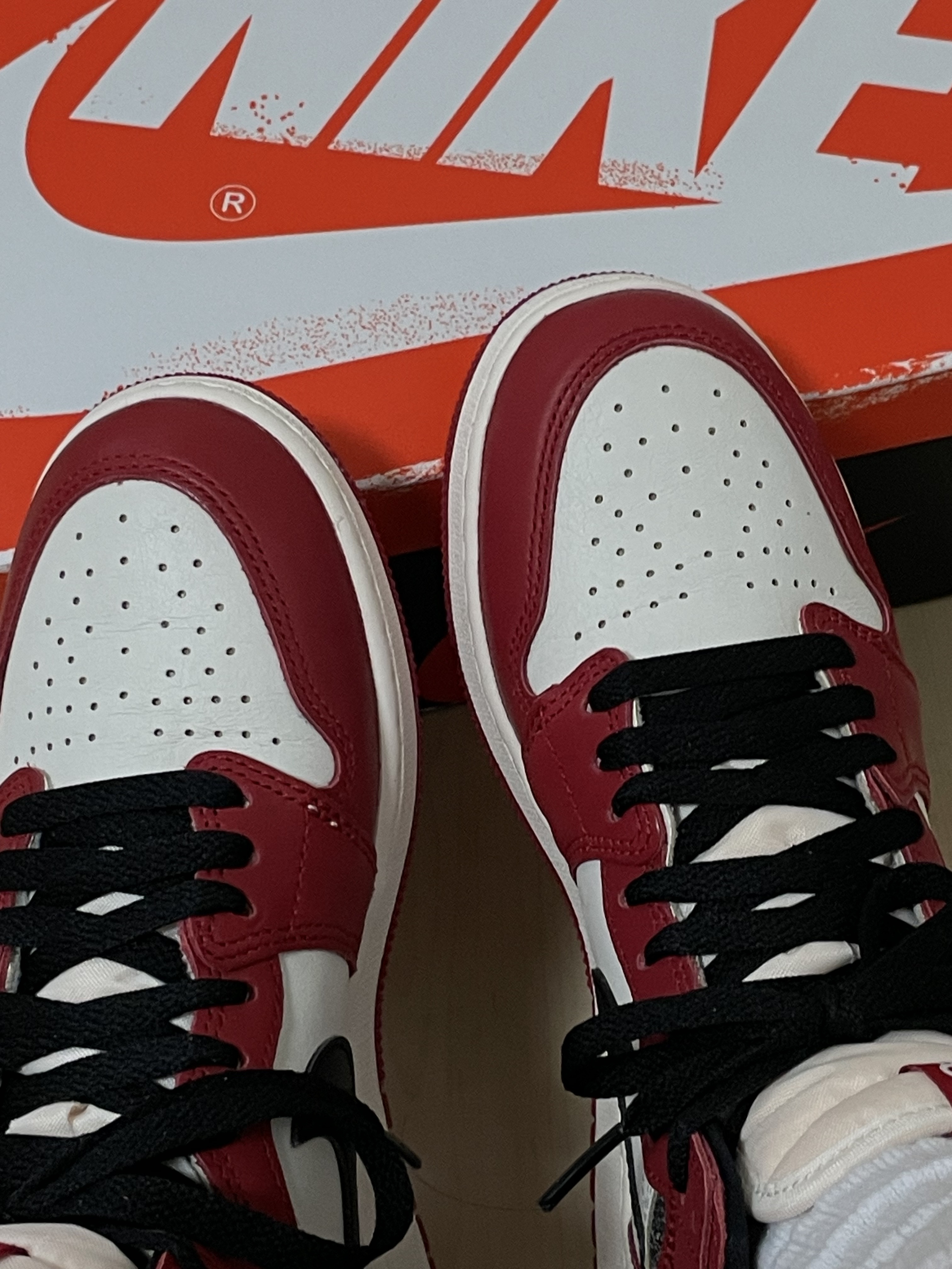 (GS) Jordan 1 Retro High OG Chicago 2022, Jordan 1 Retro High OG Chicago 2022 착용 스타일 - 4