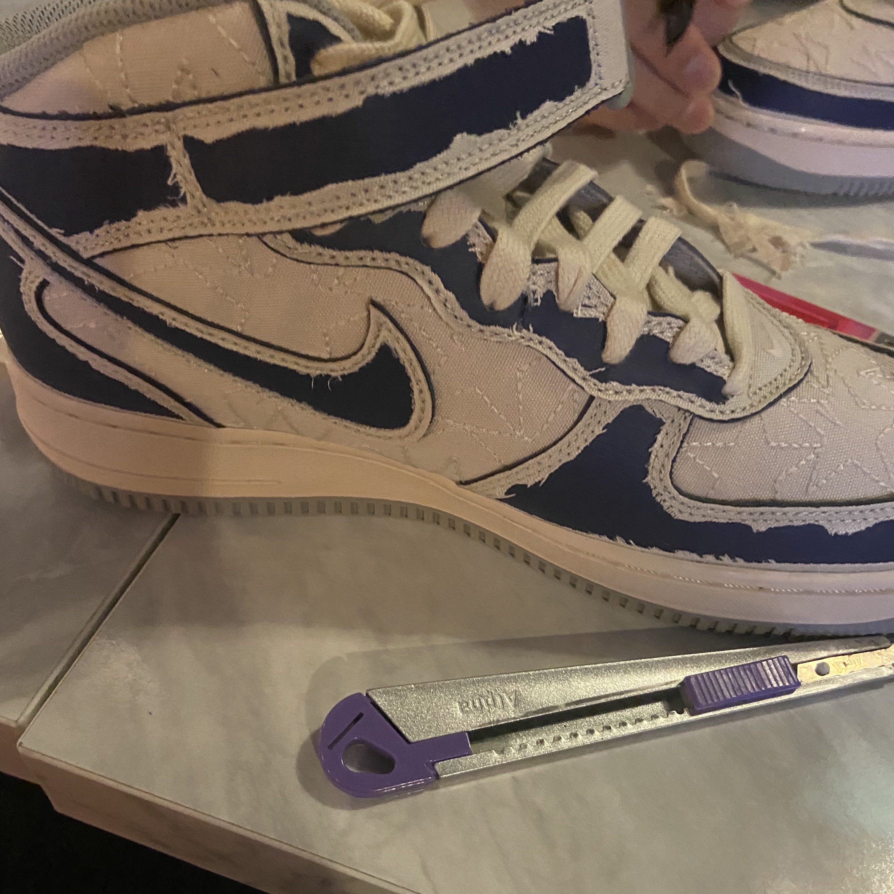 Nike Air Force 1 Mid '07 Pearl White 착용 스타일