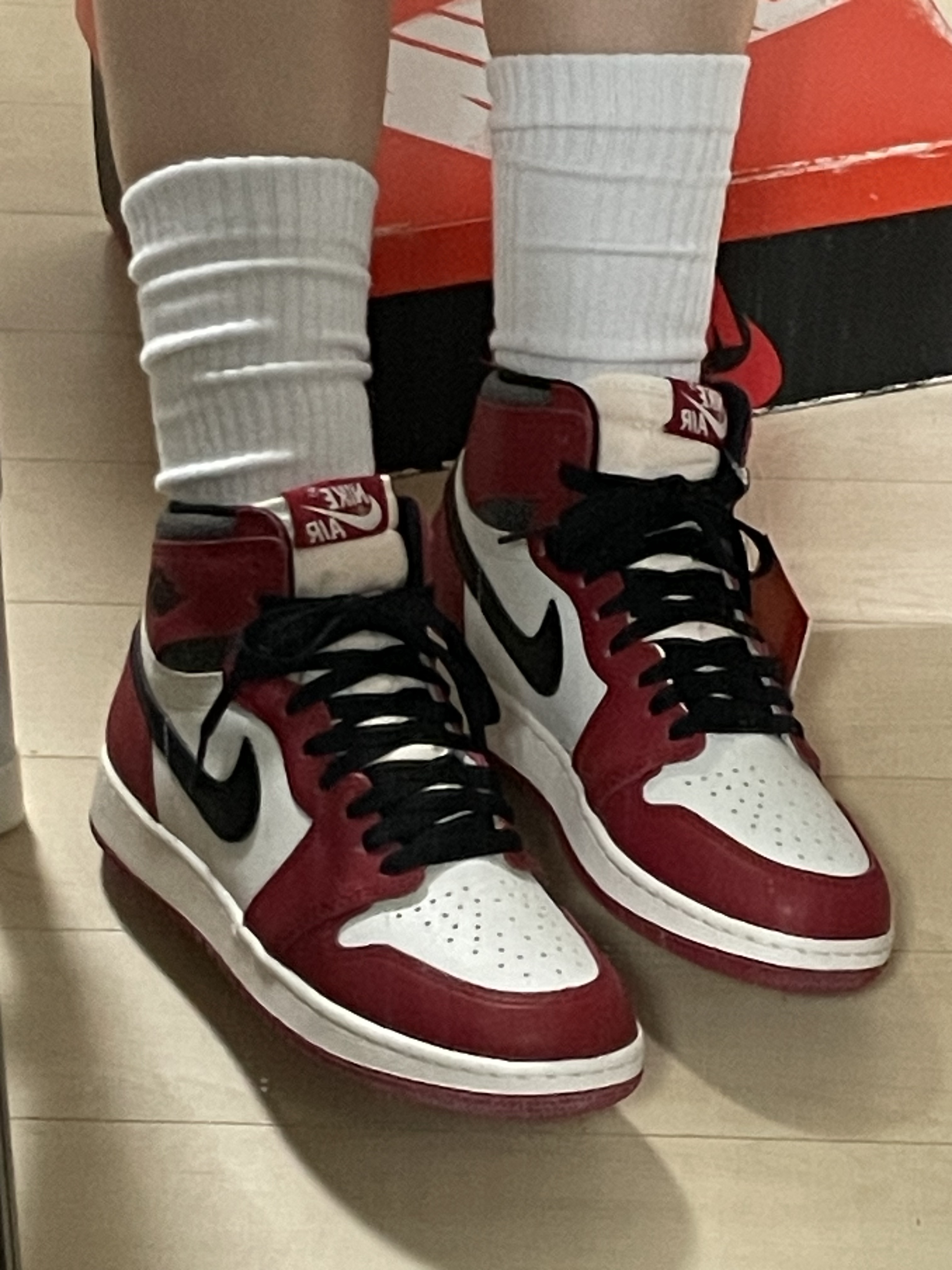 (GS) Jordan 1 Retro High OG Chicago 2022, Jordan 1 Retro High OG Chicago 2022 착용 스타일 - 3