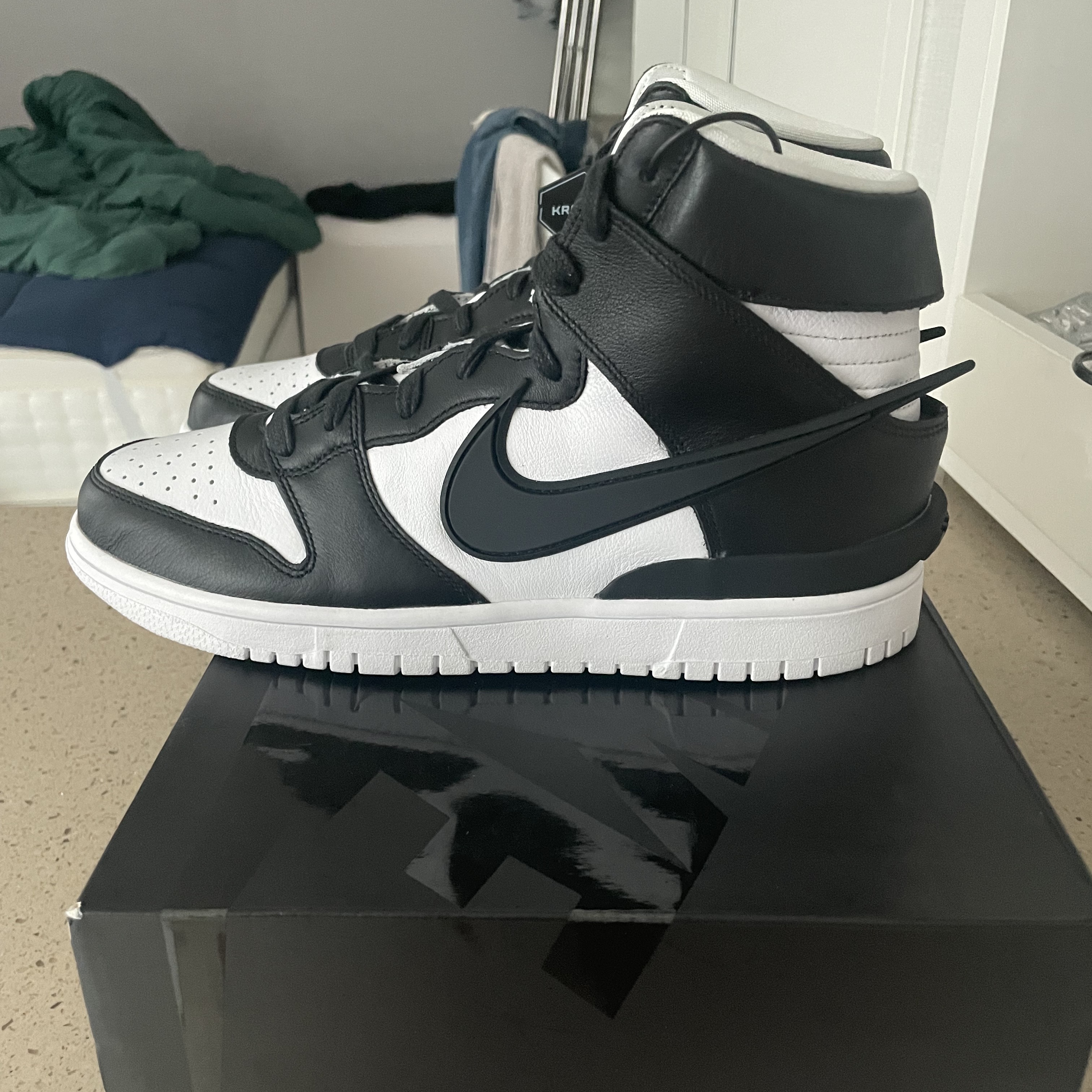 Nike x Ambush Dunk High Black 착용 스타일 - 2