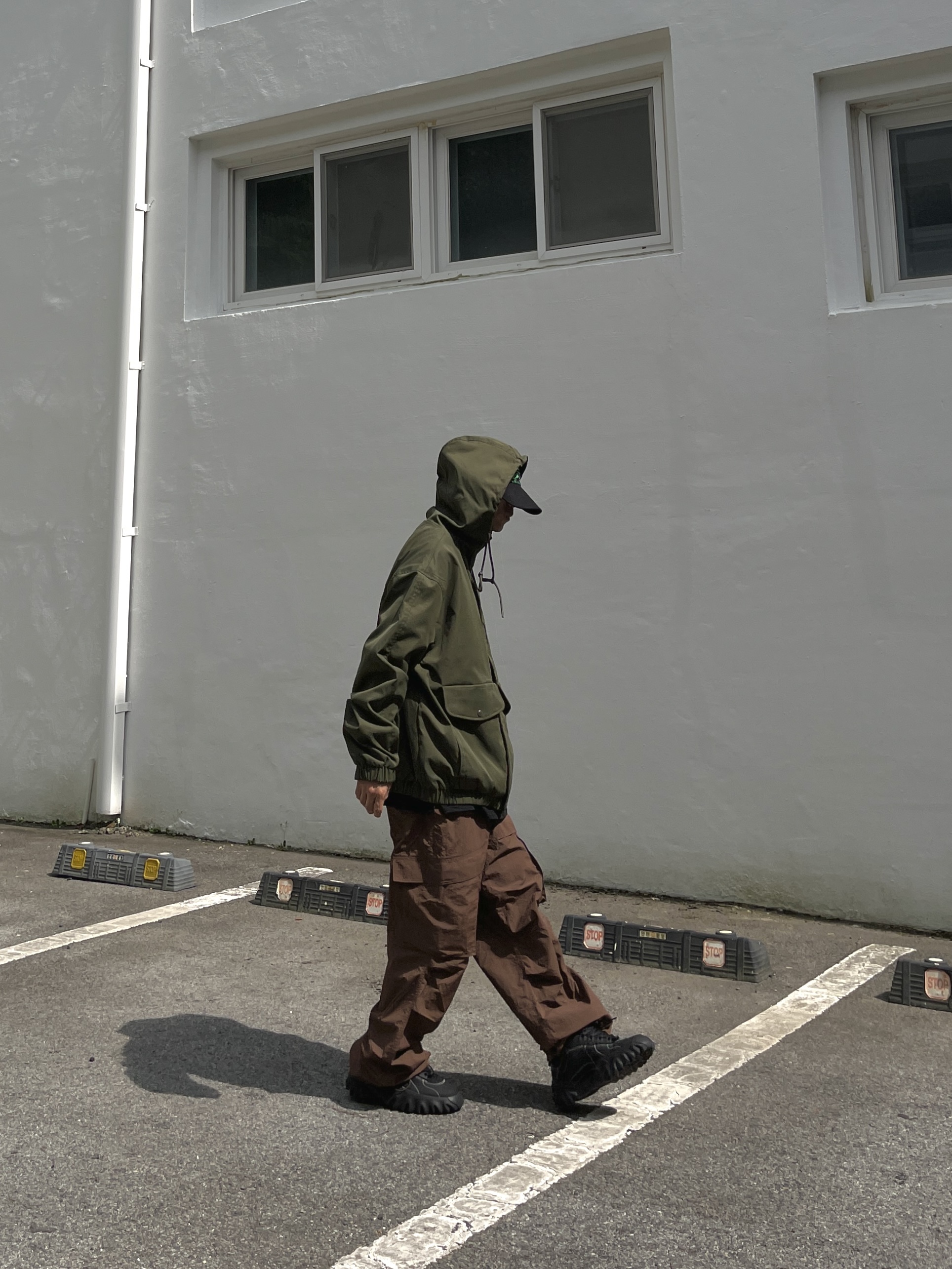 Oakley Factory Team x Brain Dead Chop Saw Black 착용 스타일 - 2