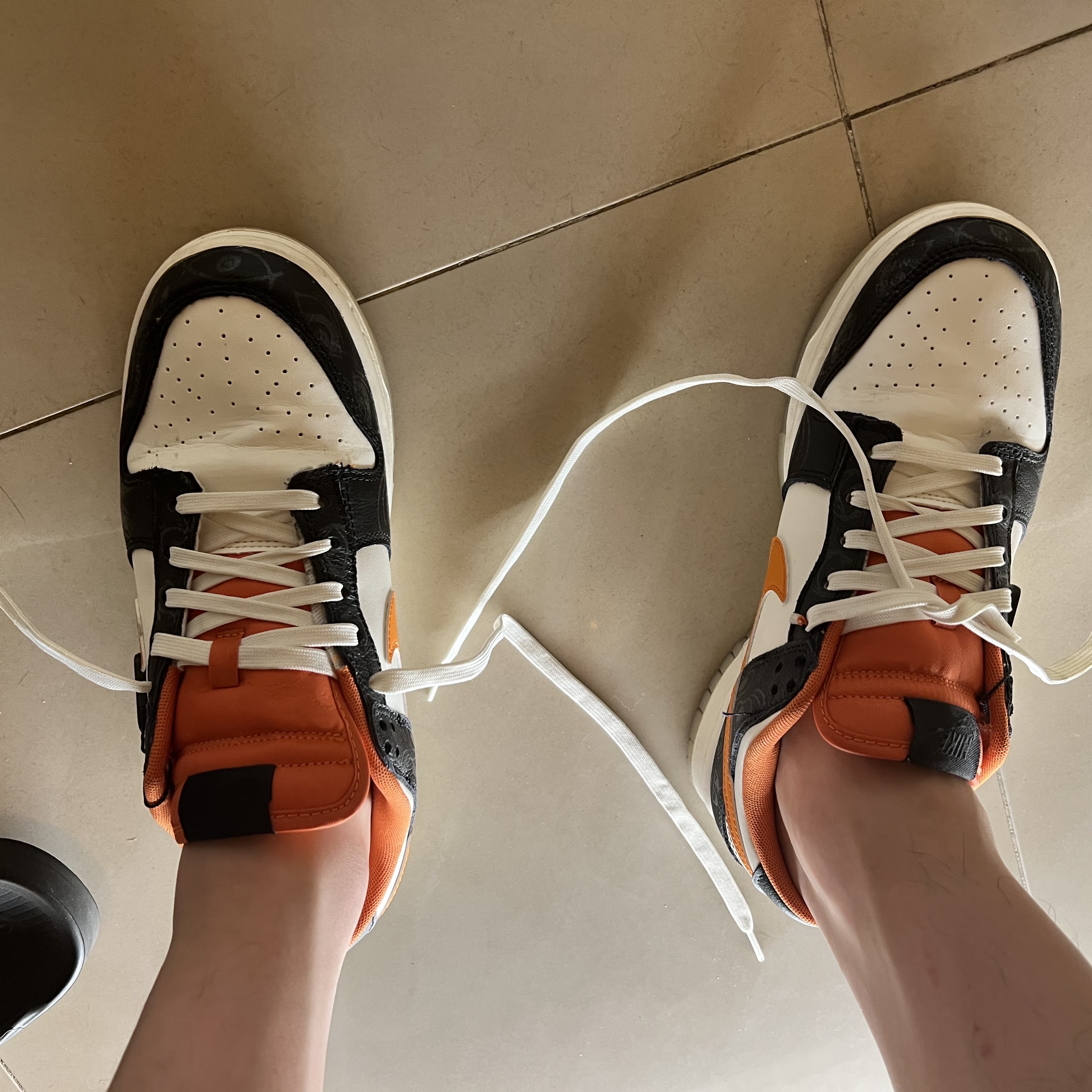 Nike Dunk Low Retro PRM Halloween 착용 스타일