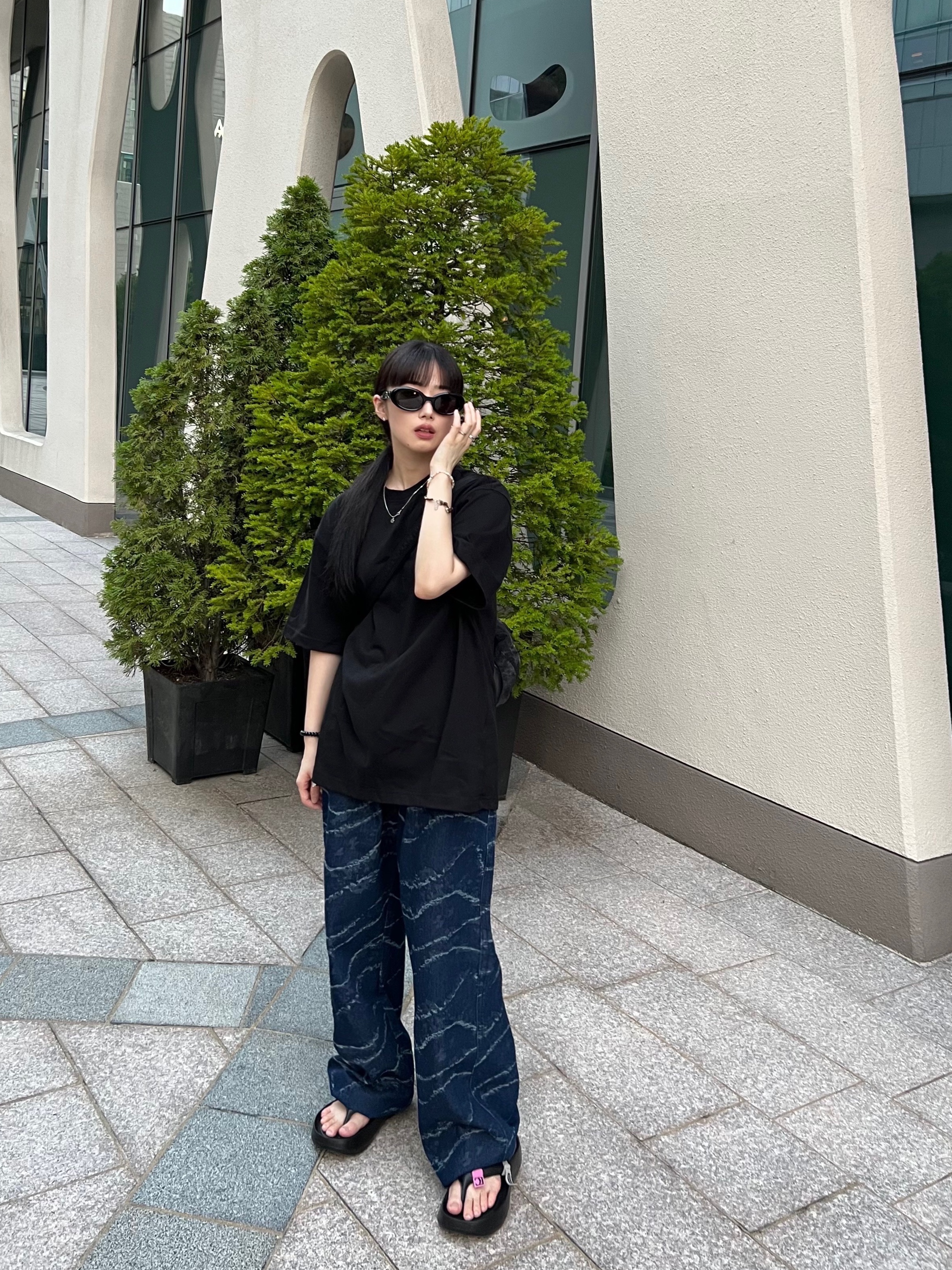 Ader Error Sig; TRS/BL Tag T-Shirt 01 Black, Gentle Monster x Maison Margiela MM005 Black Black 착용 스타일 - 2