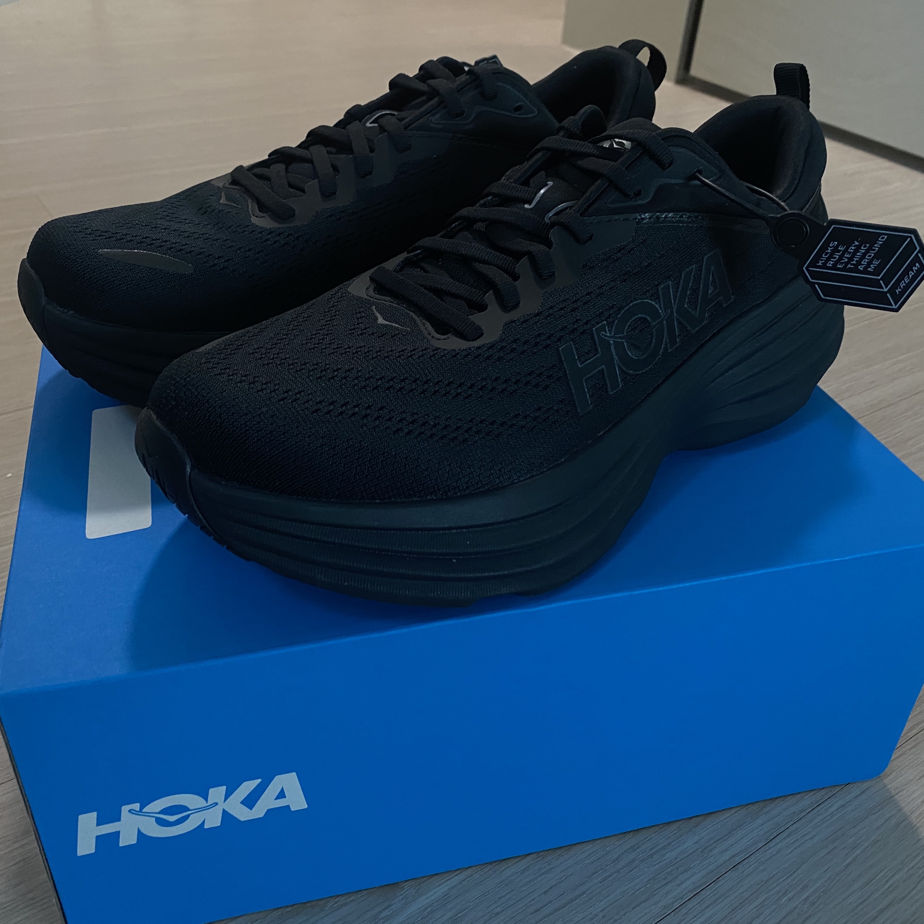 Hoka Bondi 8 Black - Regular 착용 스타일