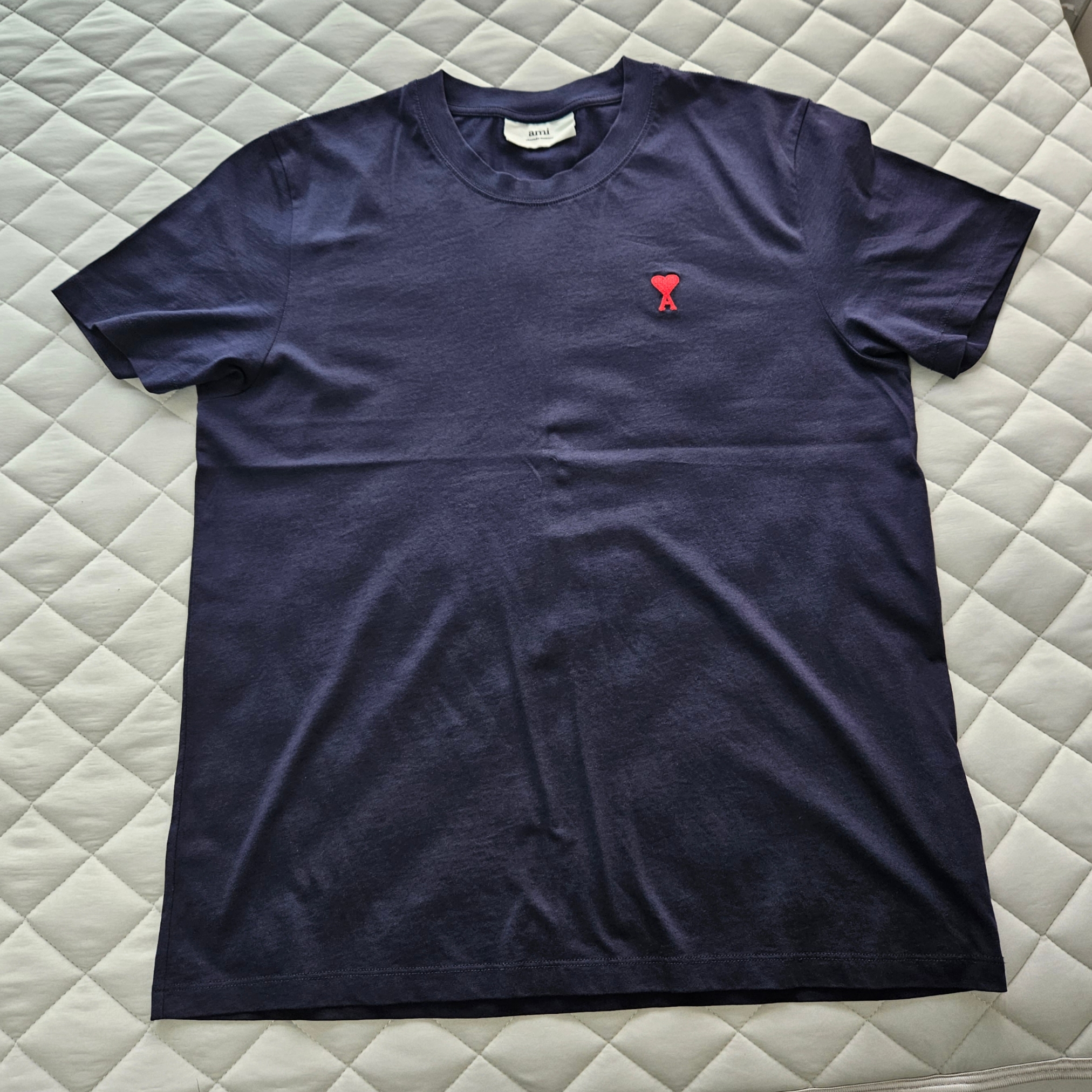 AMI de Coeur T-Shirt Navy Marine - 21FW 착용 스타일
