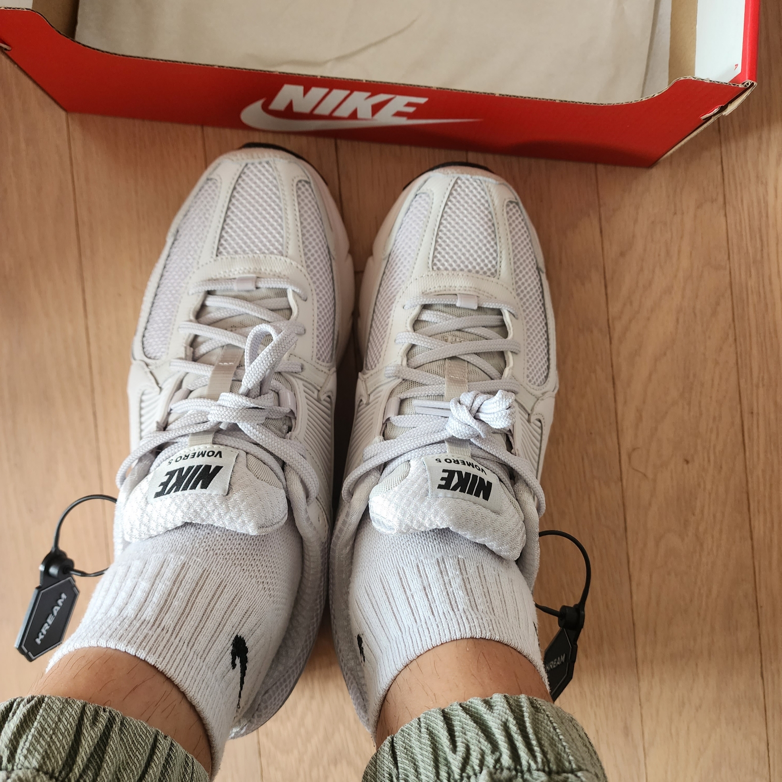 Nike Zoom Vomero 5 SP Vast Grey 2023 착용 스타일 - 2