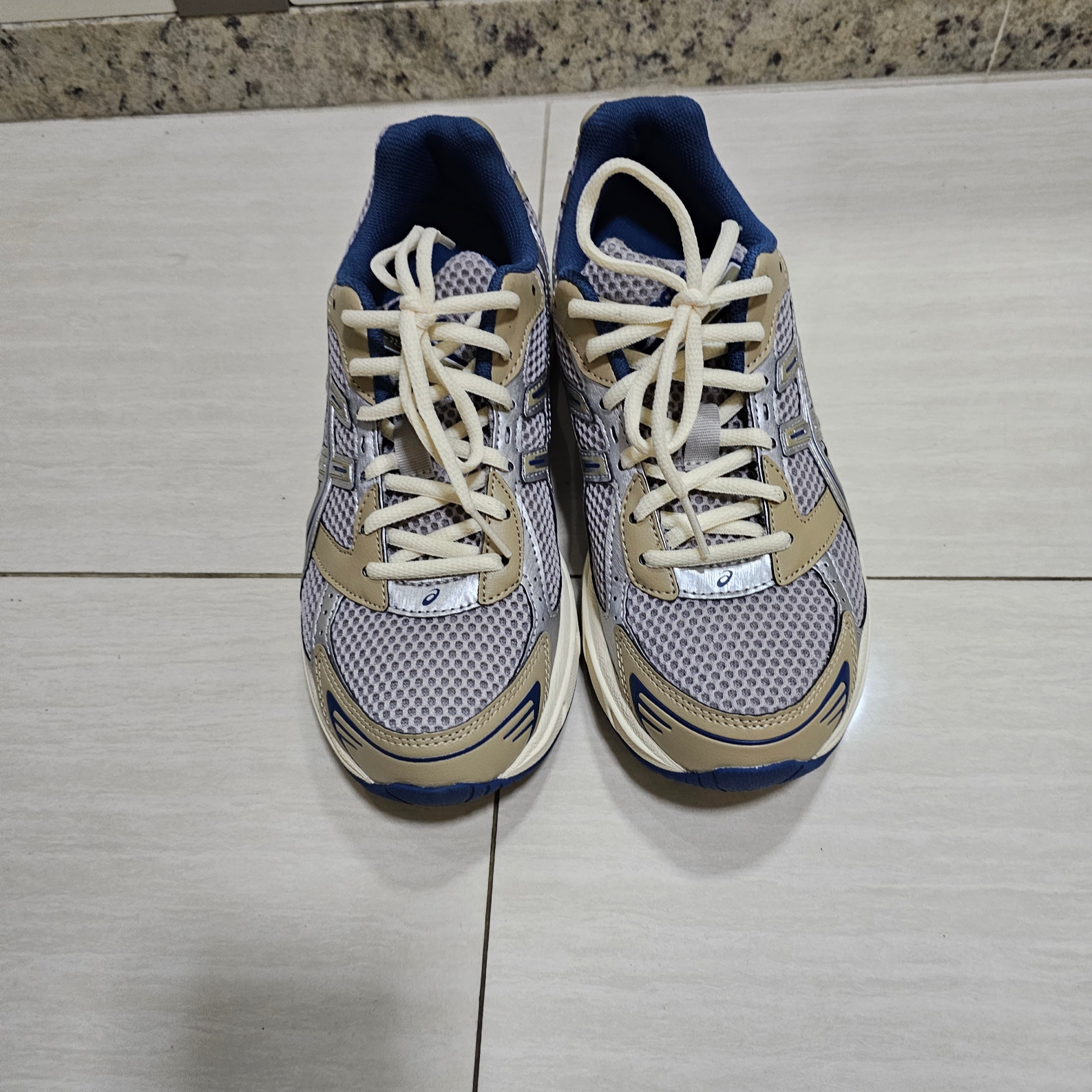 Asics Gel-1130 Oyster Grey Pure Silver 착용 스타일