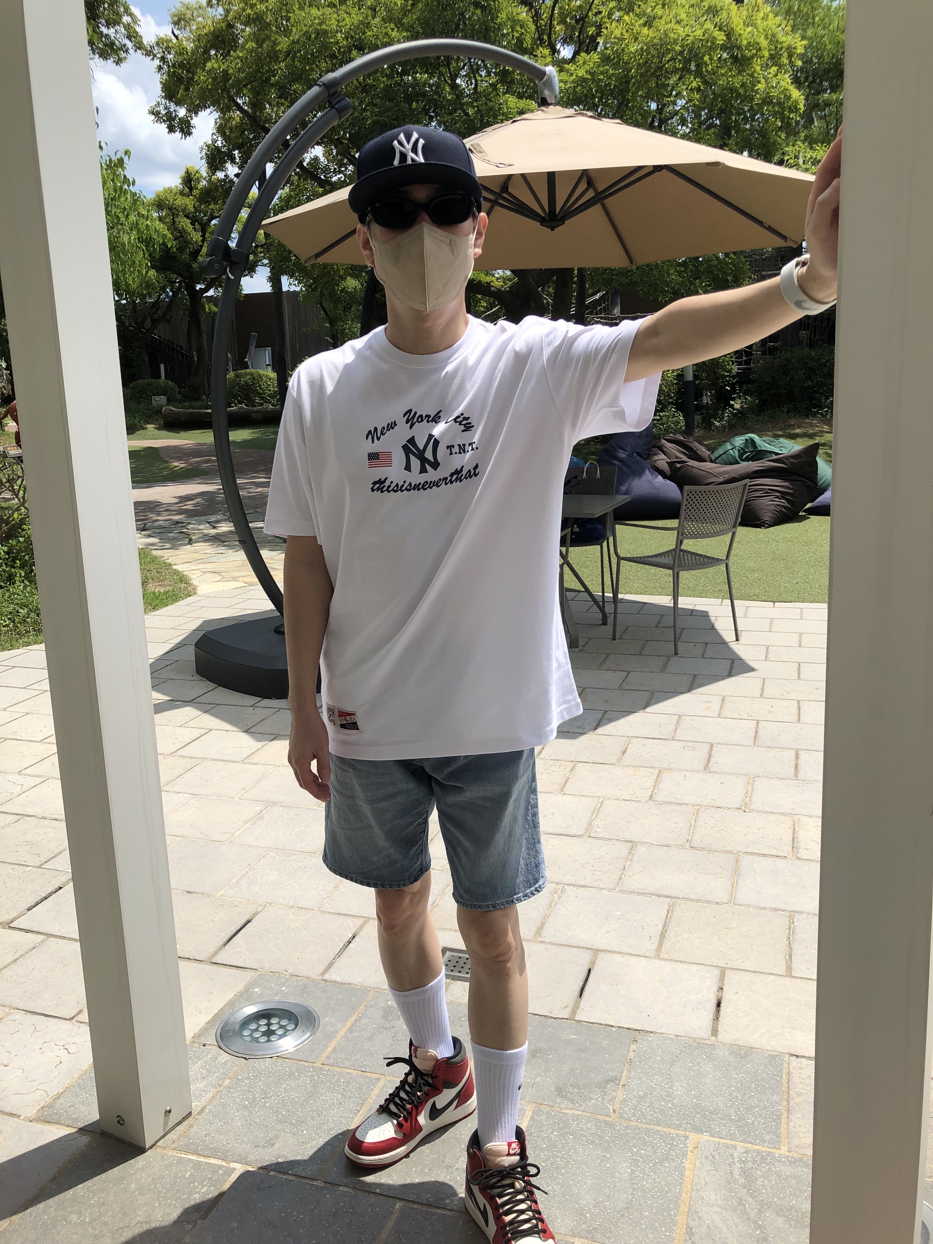 Thisisneverthat x New Era x MLB New York Yankees T-Shirt White, Jordan 1 Retro High OG Chicago 2022 착용 스타일