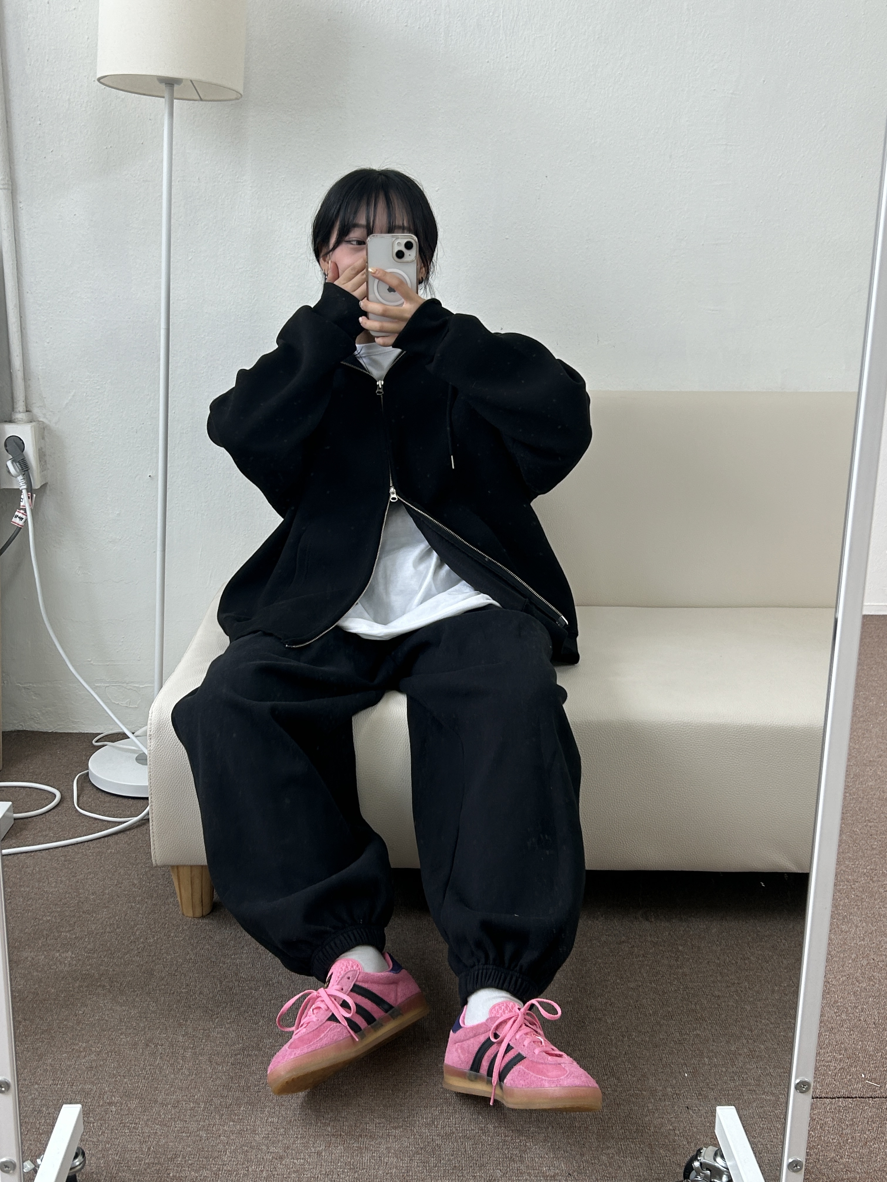 (W) Adidas Gazelle Indoor Bliss Pink 착용 스타일