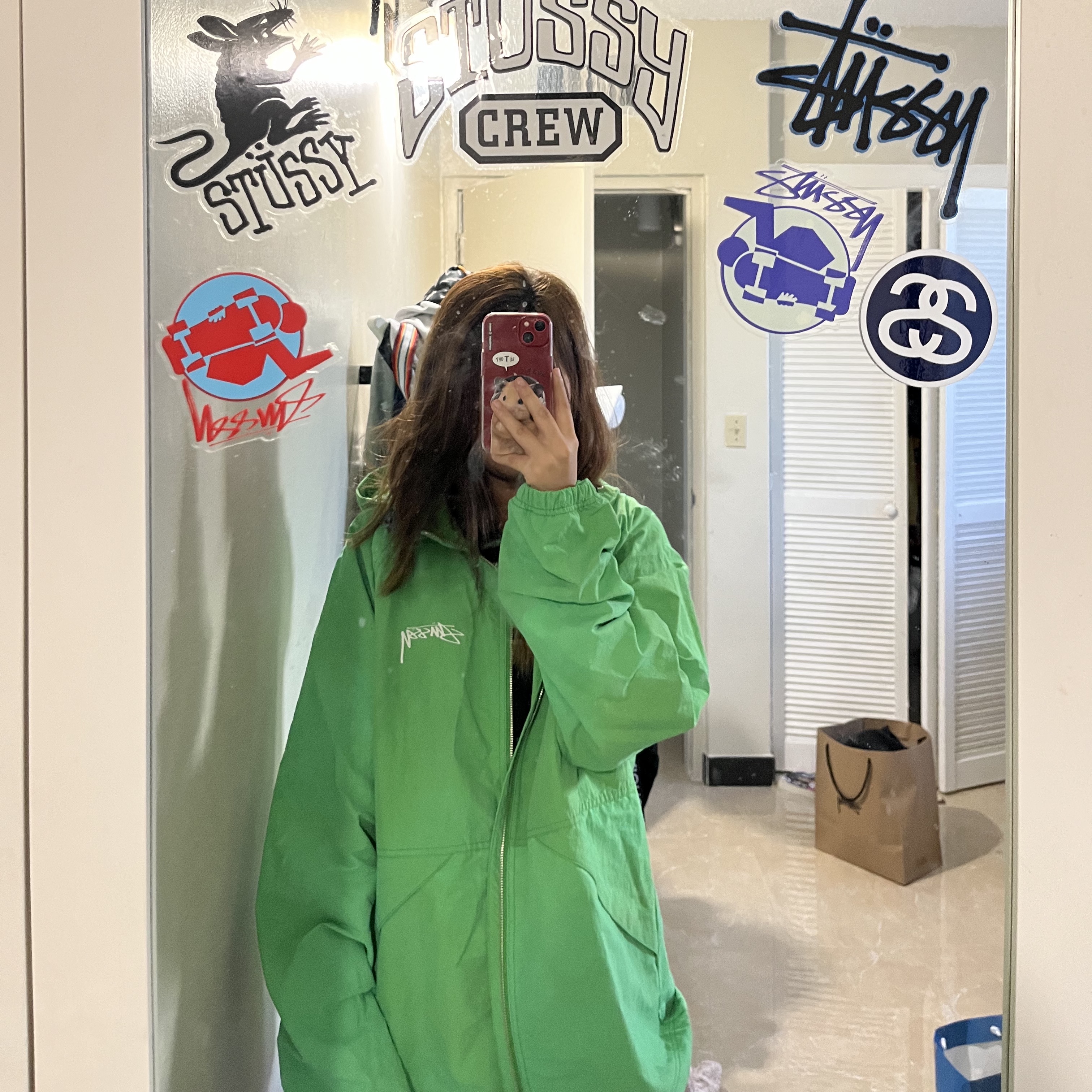 Stussy Wave Dye Beach Shell Jacket Green, Stussy Fur Print Beach Shell Jacket Brown 착용 스타일 - 1