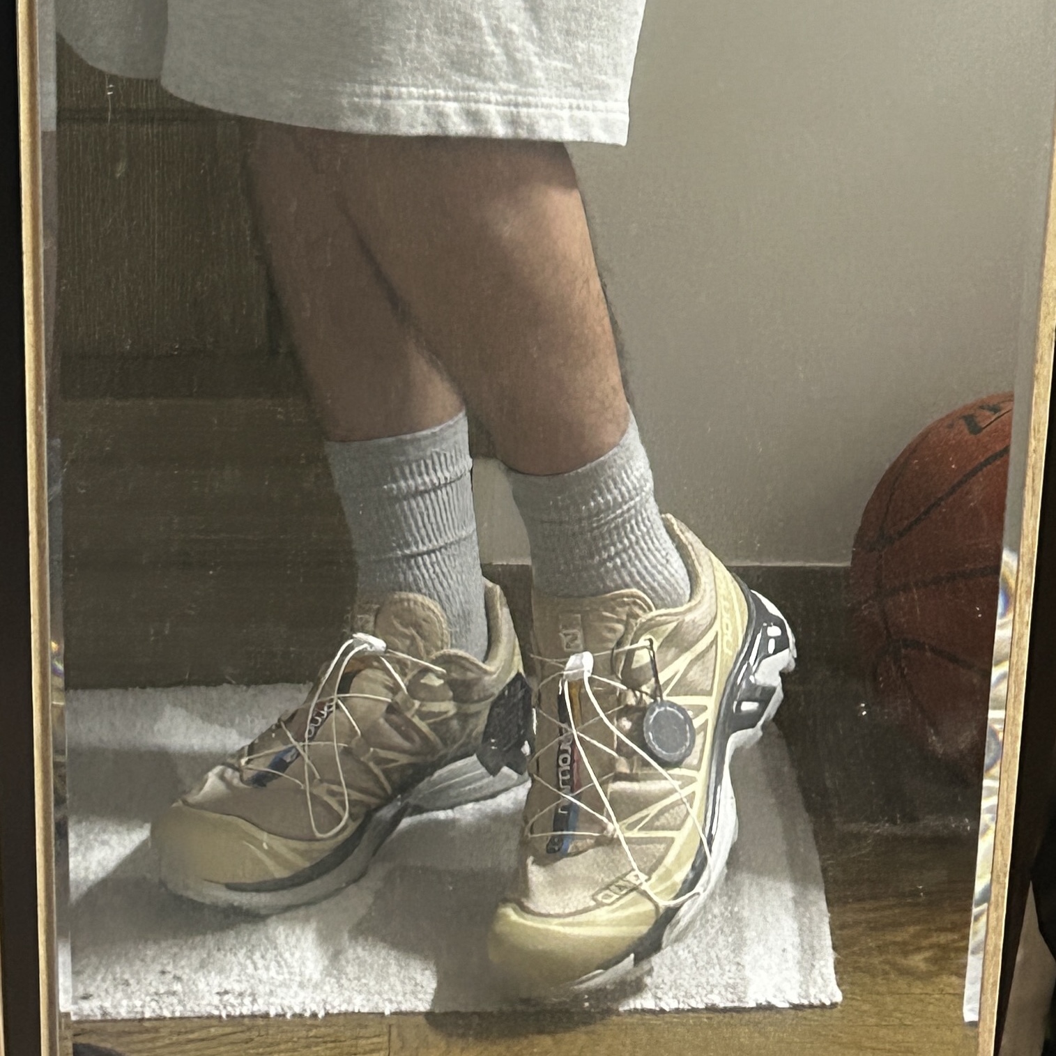 Salomon XT-6 Clear Safari Vanila Ice 착용 스타일 - 4