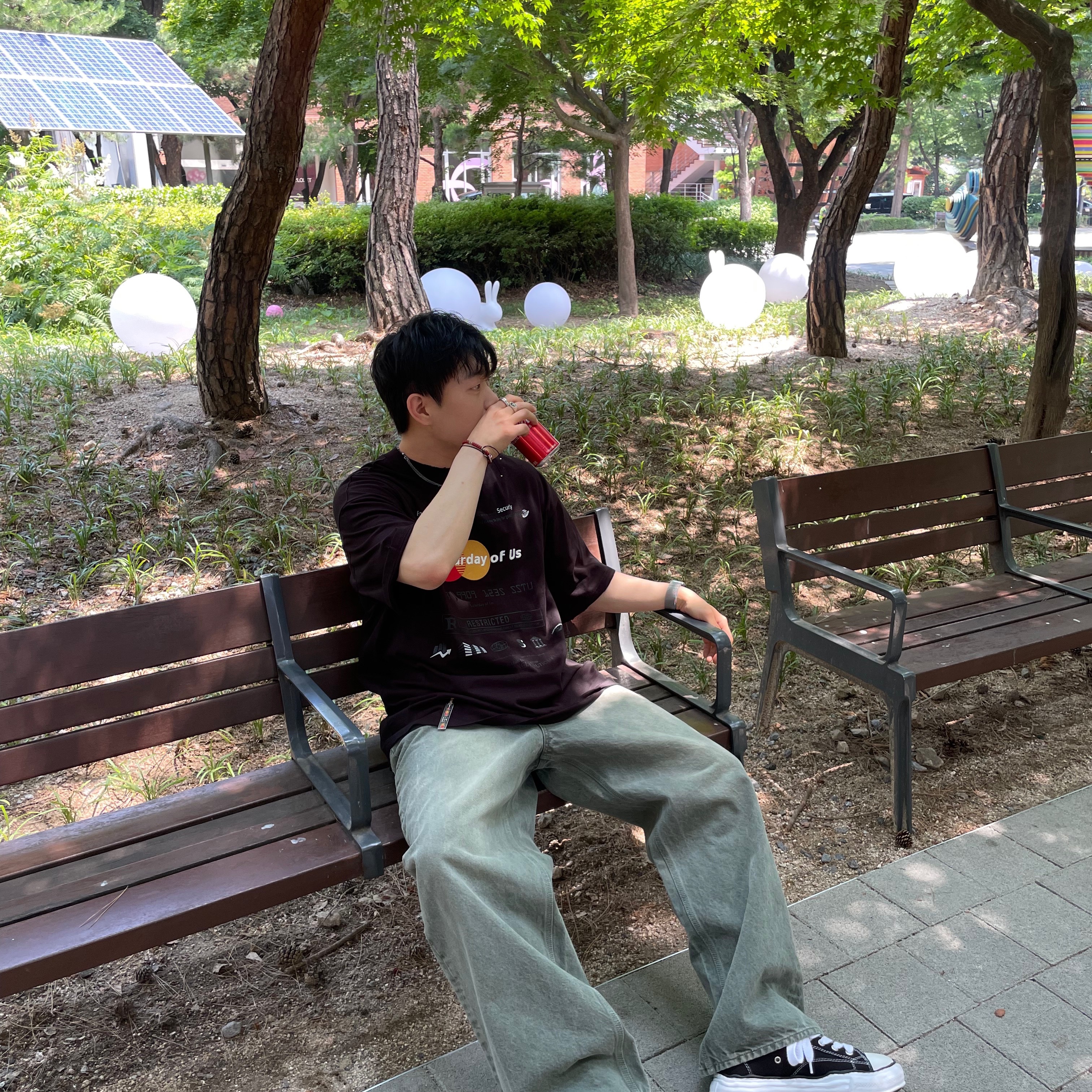 Maison Mihara Yasuhiro Peterson OG Sole Canvas Low Sneakers Black, [KREAM 단독] STU Bank Embroidery Printing T-Shirt Black 착용 스타일 - 4