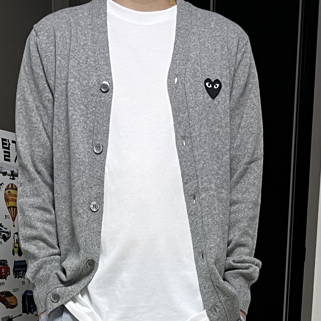 Play Comme des Garcons Black Heart Knit Cardigan Grey 착용 스타일