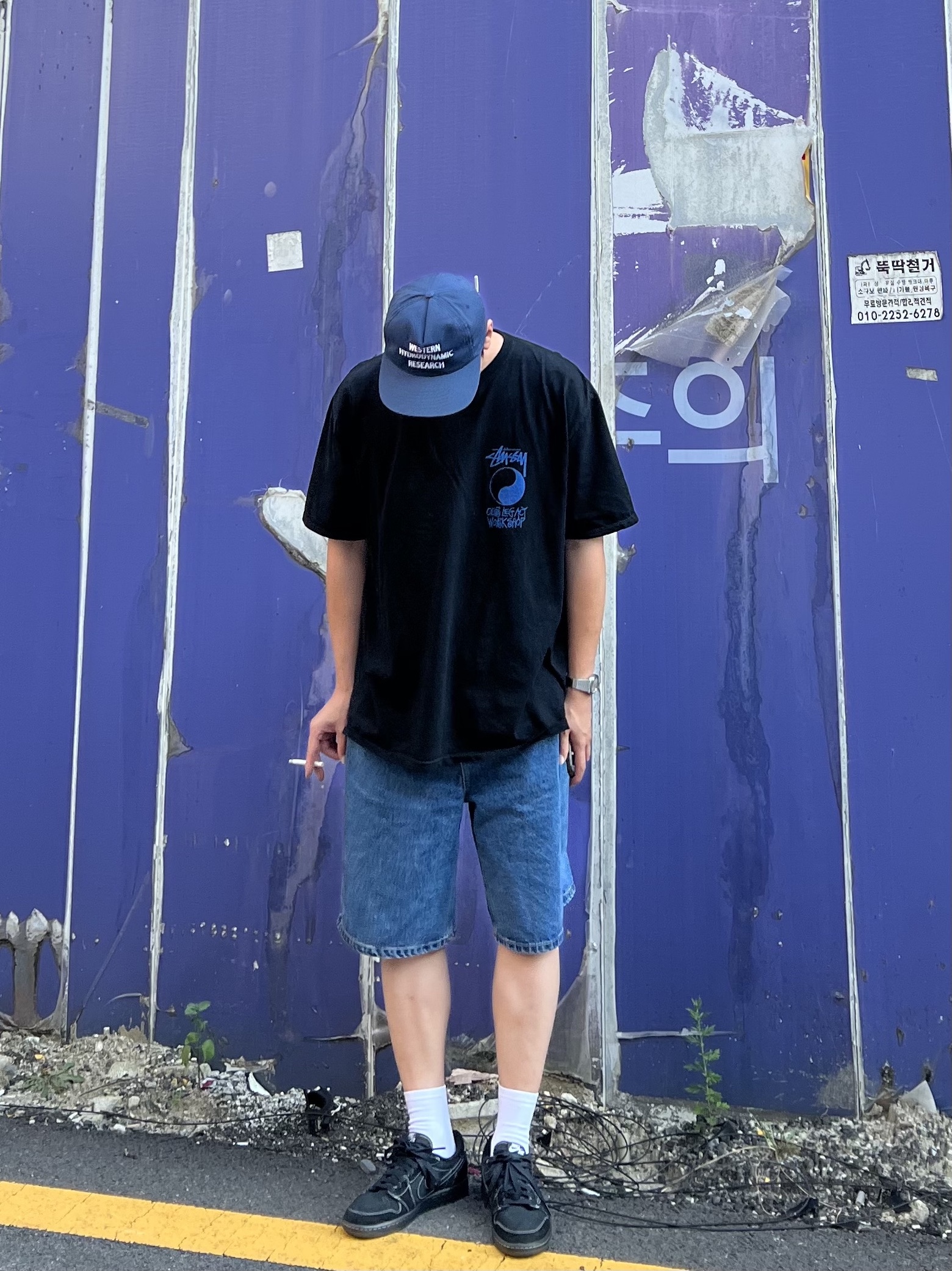 Jordan 1 x Travis Scott Retro Low OG SP Black Phantom, Stussy x Our Legacy Frame Pigment Dyed T-Shirt Black 착용 스타일 - 2