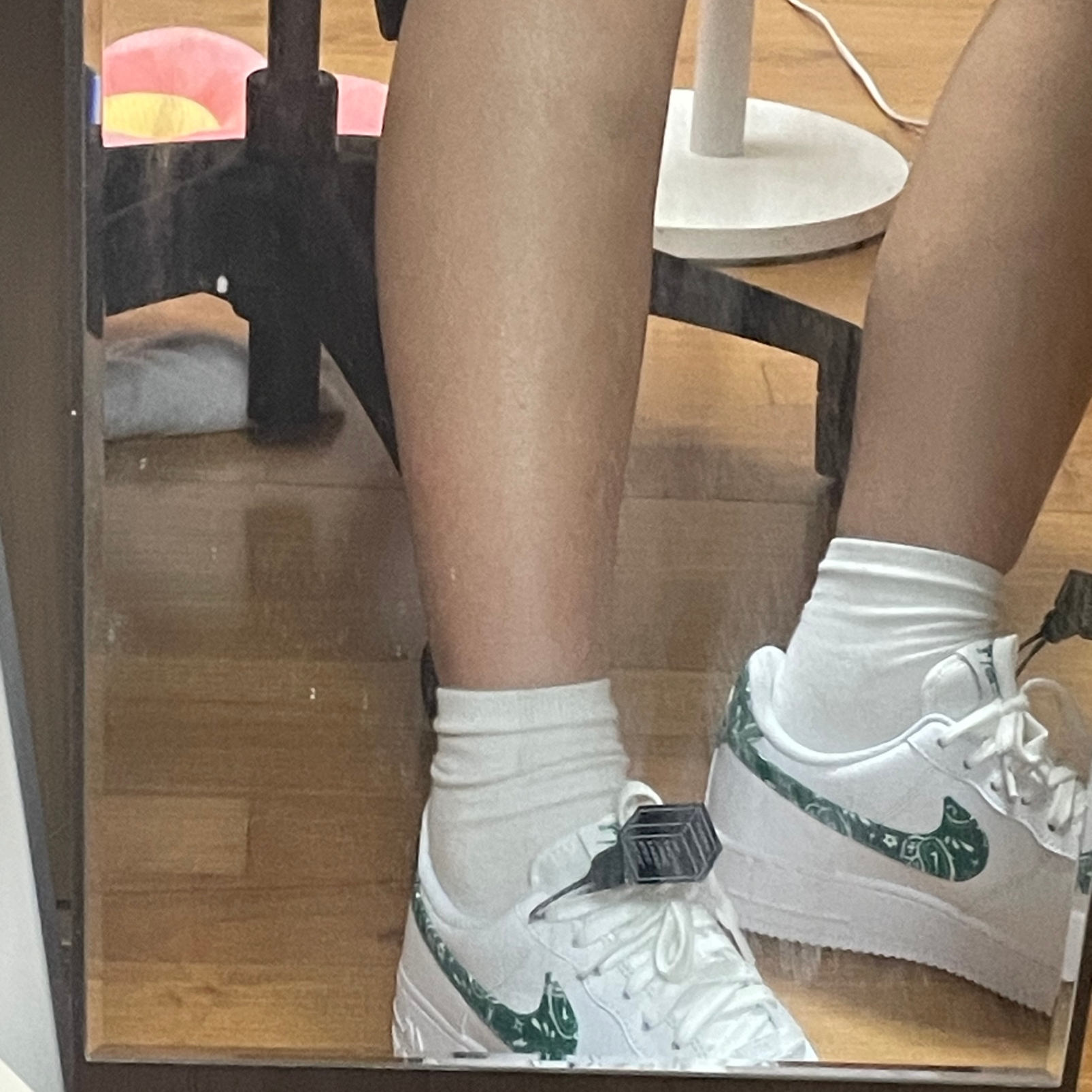 (W) Nike Air Force 1 '07 Essential Paisley Swoosh White Malachite 착용 스타일 - 2