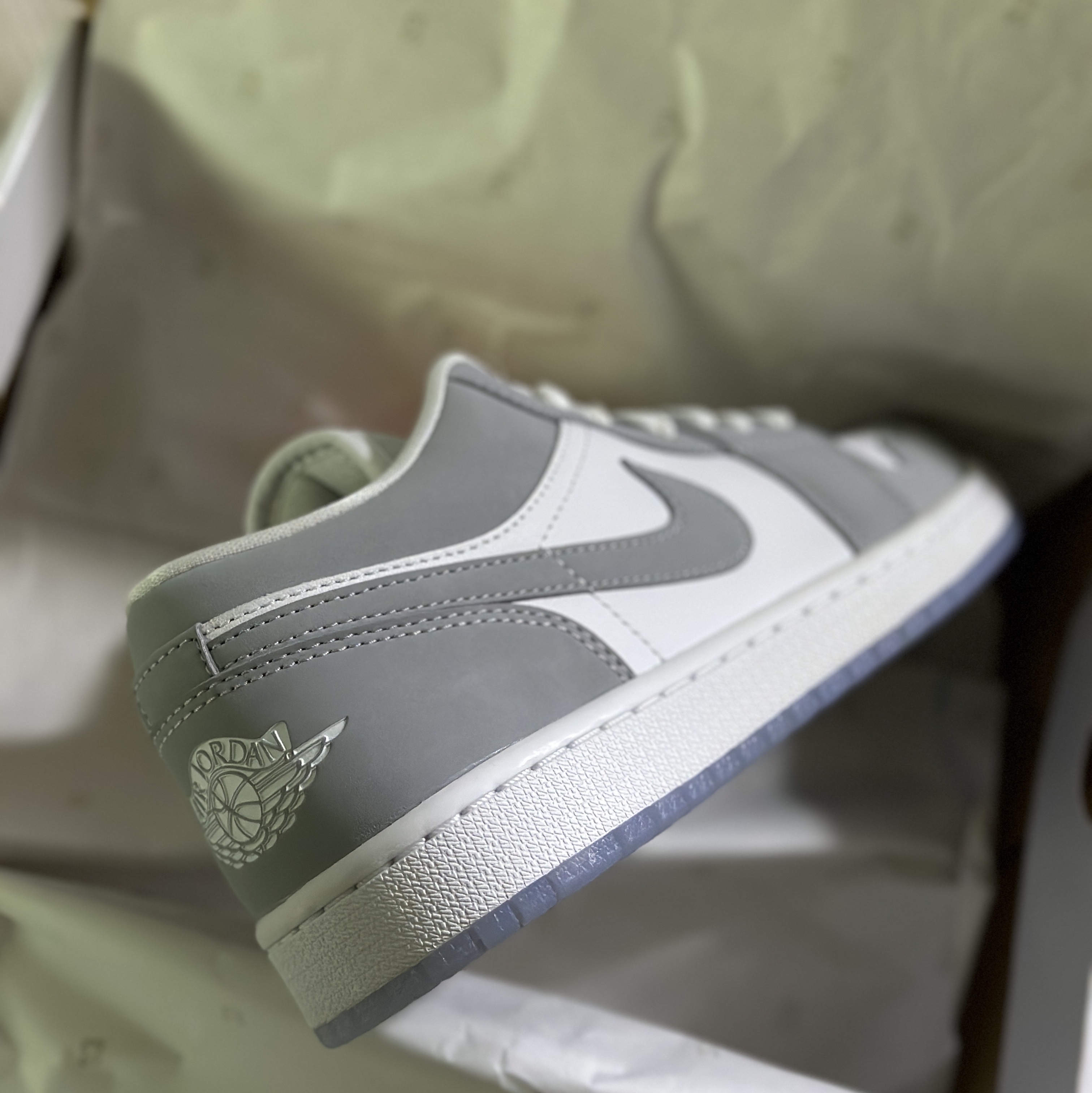 (W) Jordan 1 Low White Wolf Grey 착용 스타일