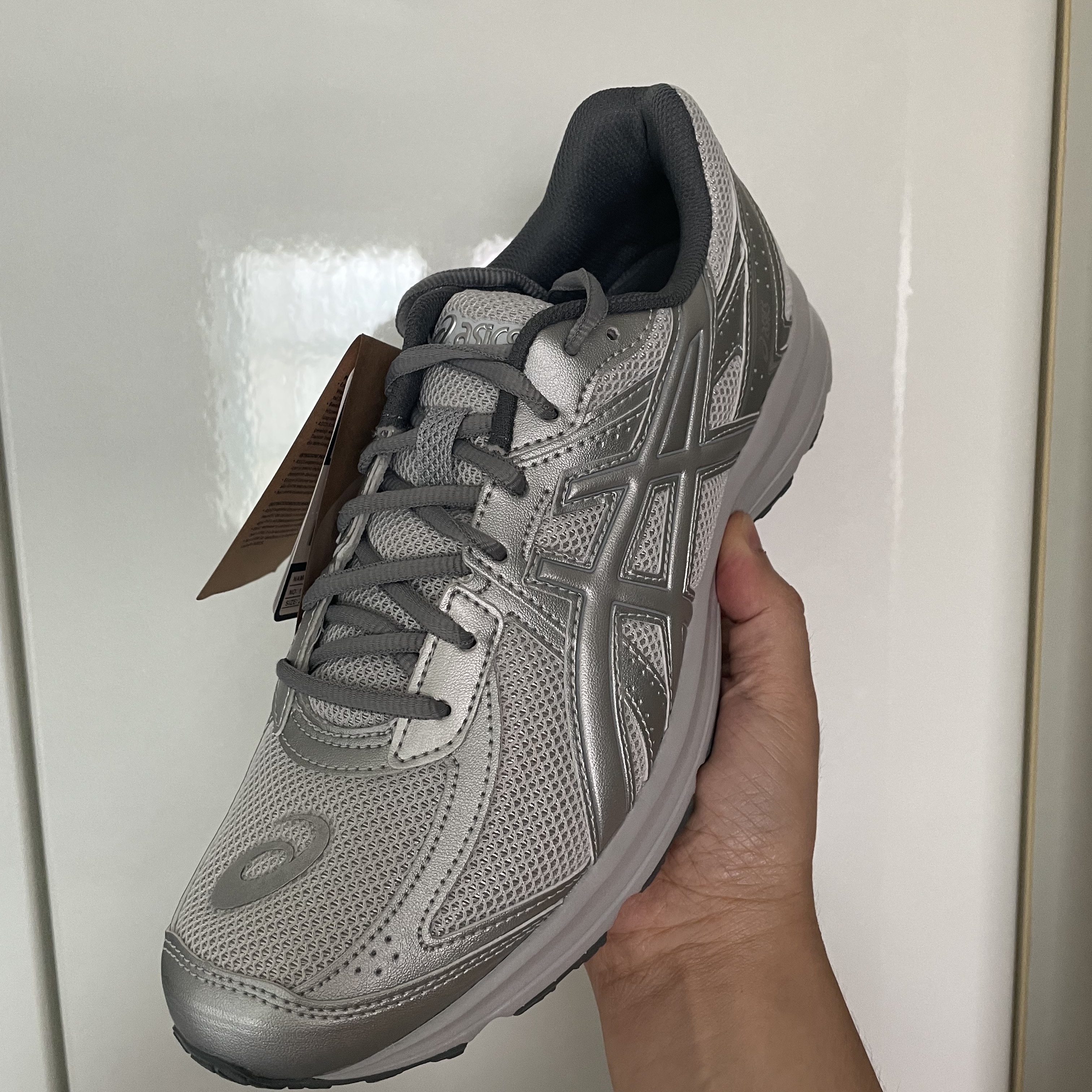 Asics Jog 100 S SMU Glacier Grey Pure Silver - 2E Wide 착용 스타일 - 1