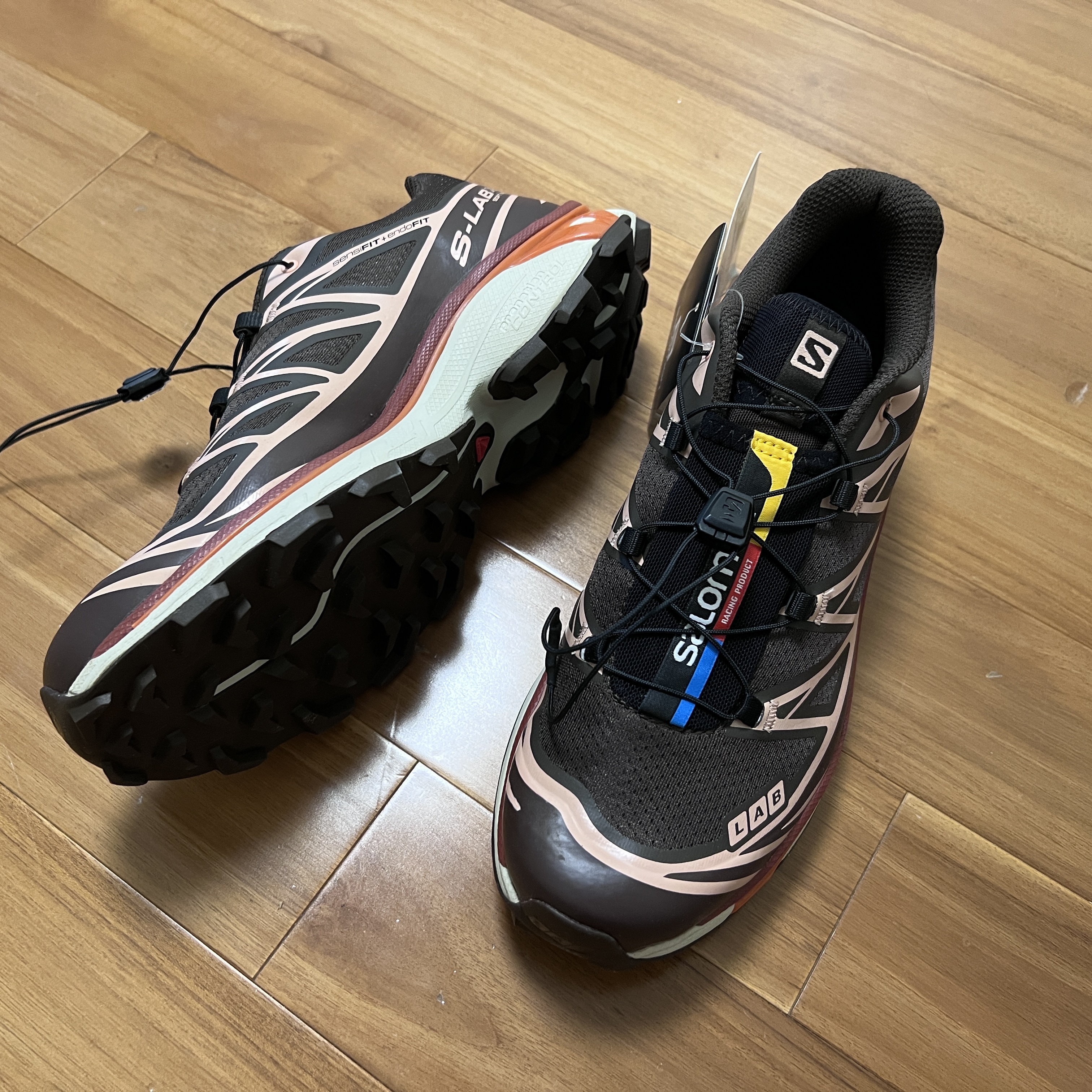 Salomon XT-6 Delicioso Chocolate Fondant 착용 스타일