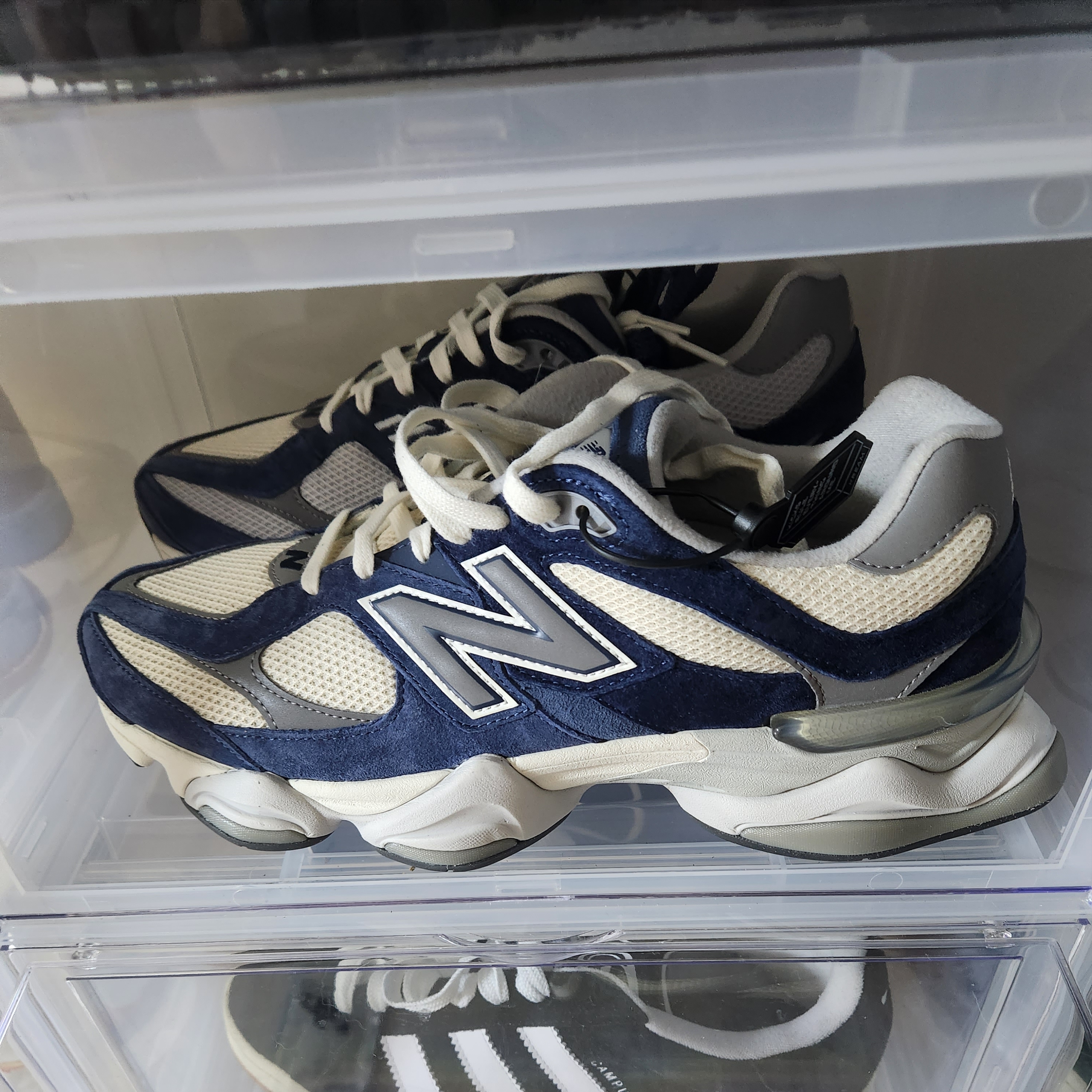 New Balance 9060 Natural Indigo 착용 스타일