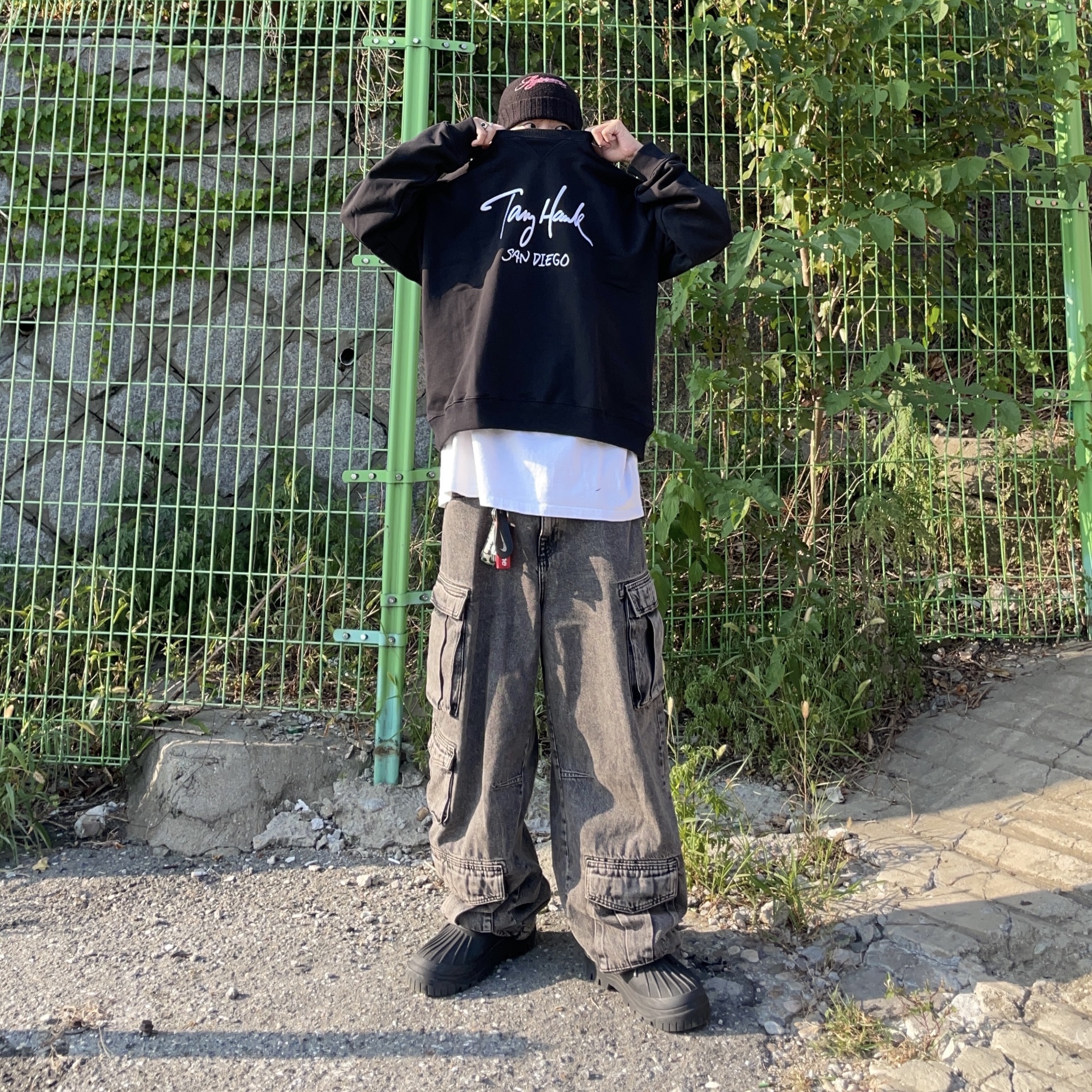 Supreme Script Logo Beanie Black - 21FW, Zara Utility Cargo Jeans Black 착용 스타일