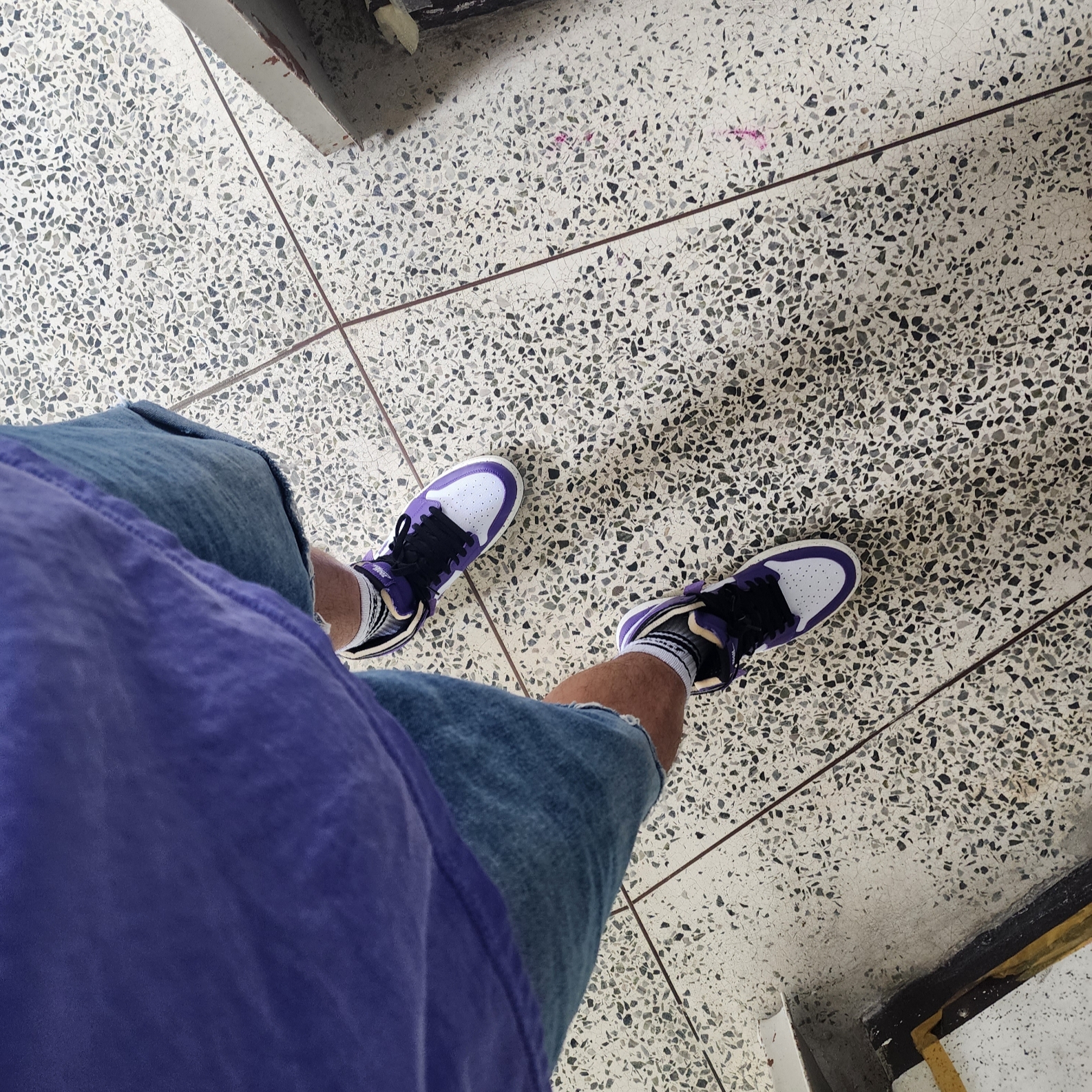 Jordan 1 Zoom Air CMFT Dark Iris 착용 스타일 - 3