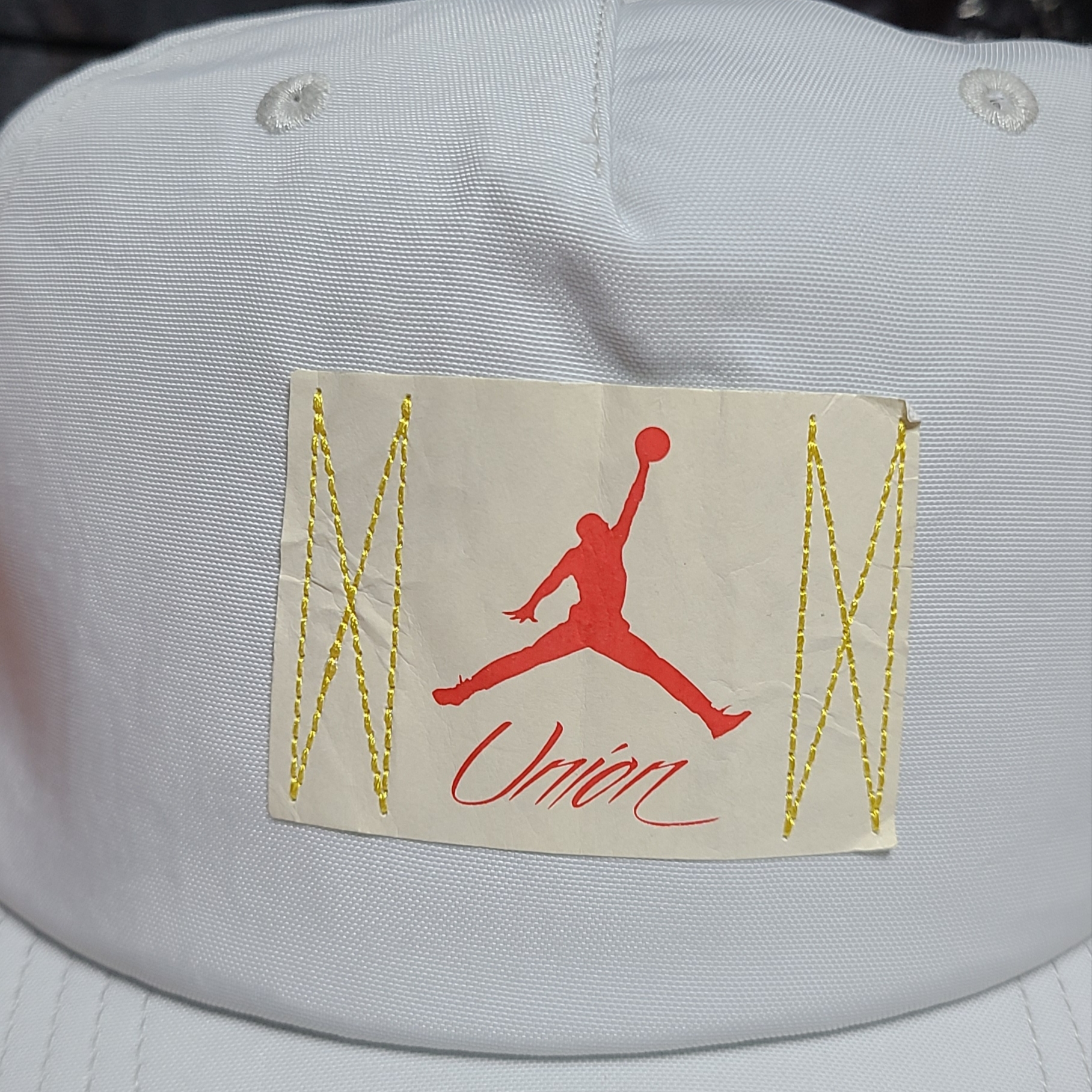 Jordan x Union Cap Photon Dust 착용 스타일 - 2