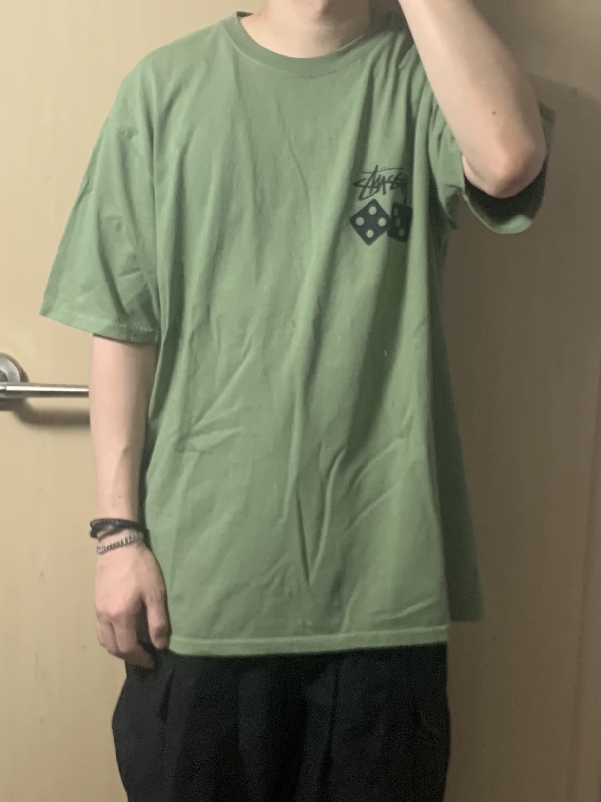 Stussy Dice Pigment Dyed T-Shirt Artichoke 2023 착용 스타일