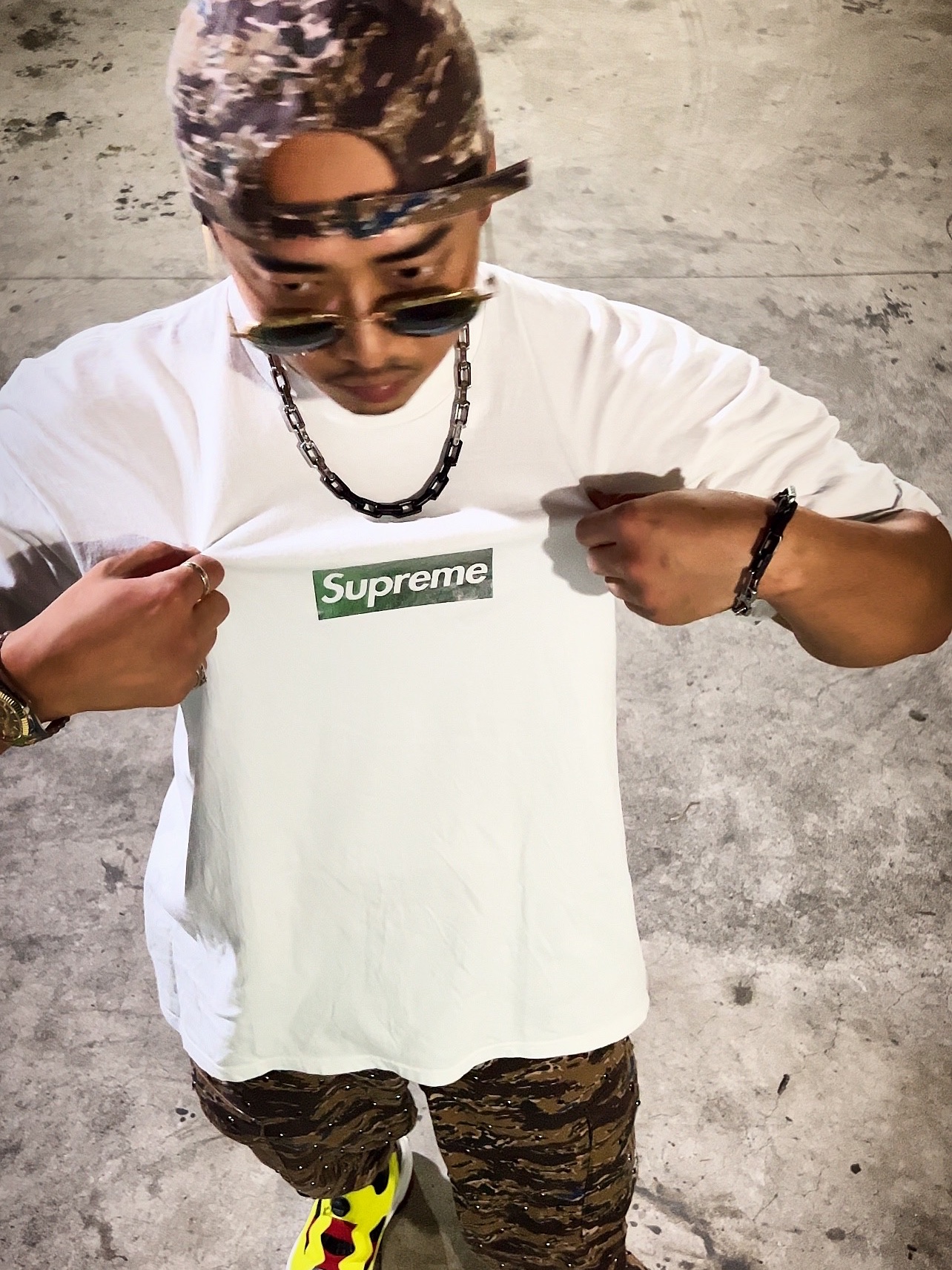 Supreme x Undercover Studded 6-Panel Brown Camo - 23SS, Supreme x Undercover Studded Cargo Pant Brown - 23SS 착용 스타일 - 2