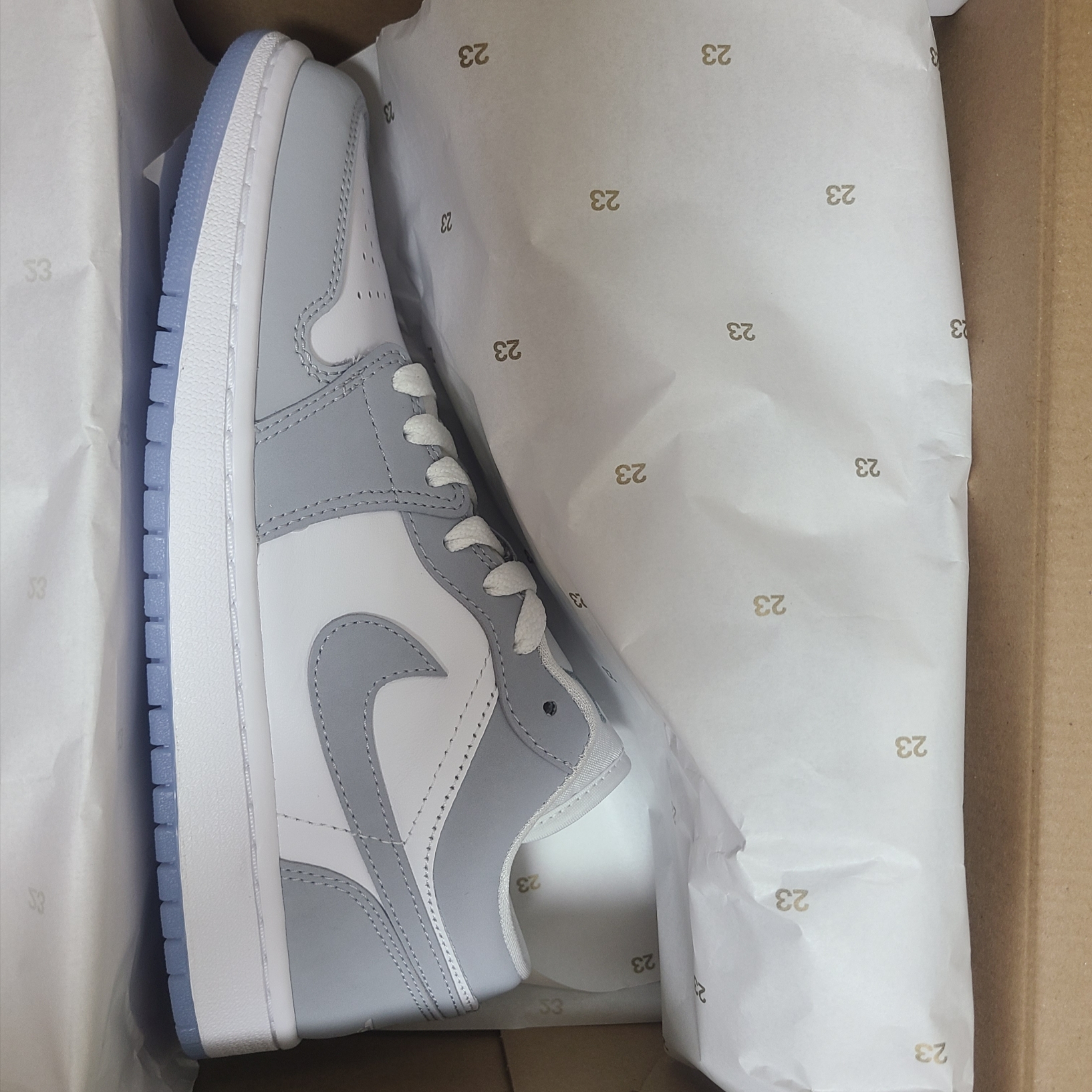 (W) Jordan 1 Low White Wolf Grey 착용 스타일