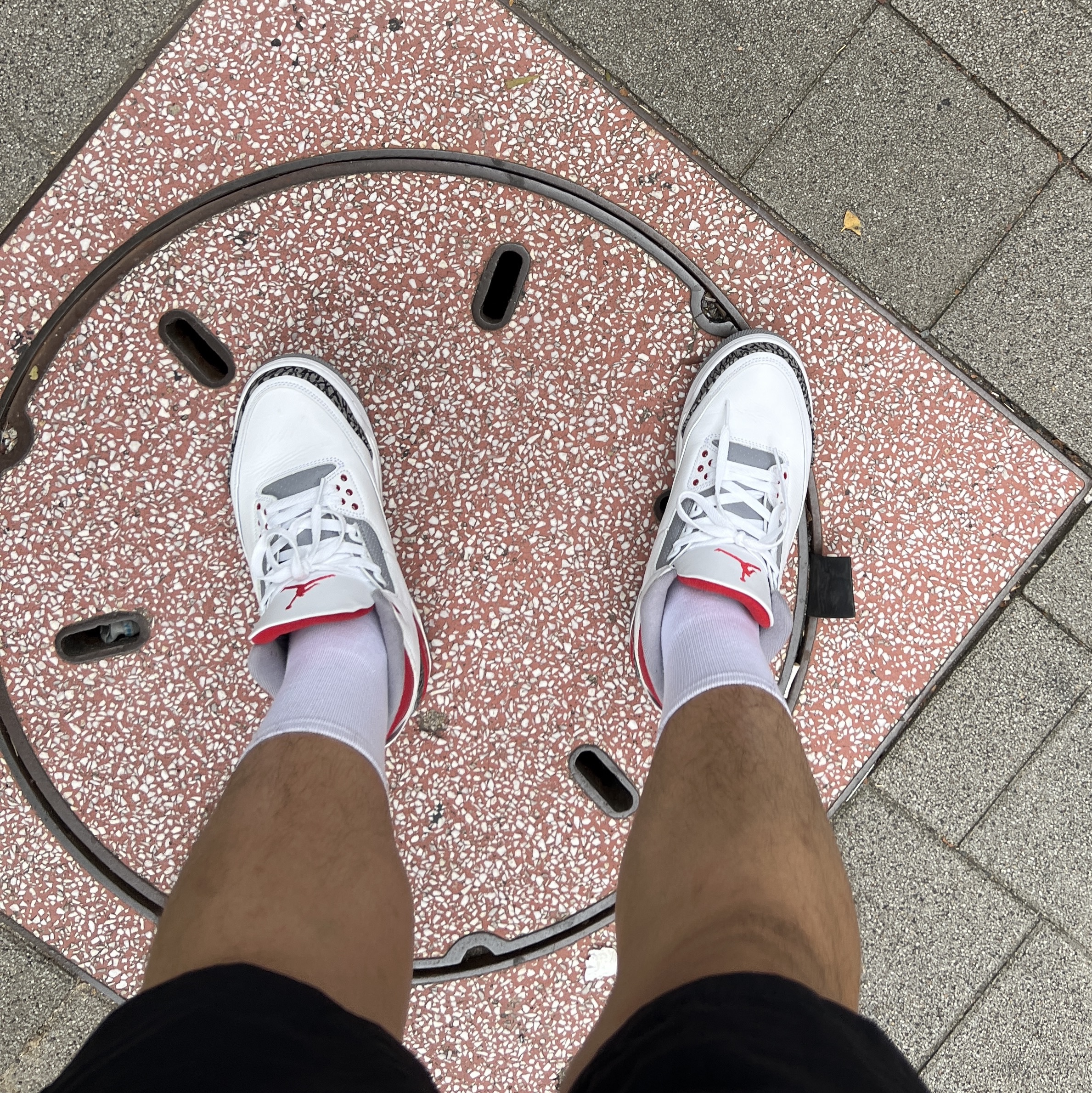 Jordan 3 Retro Fire Red 2022 착용 스타일 - 1