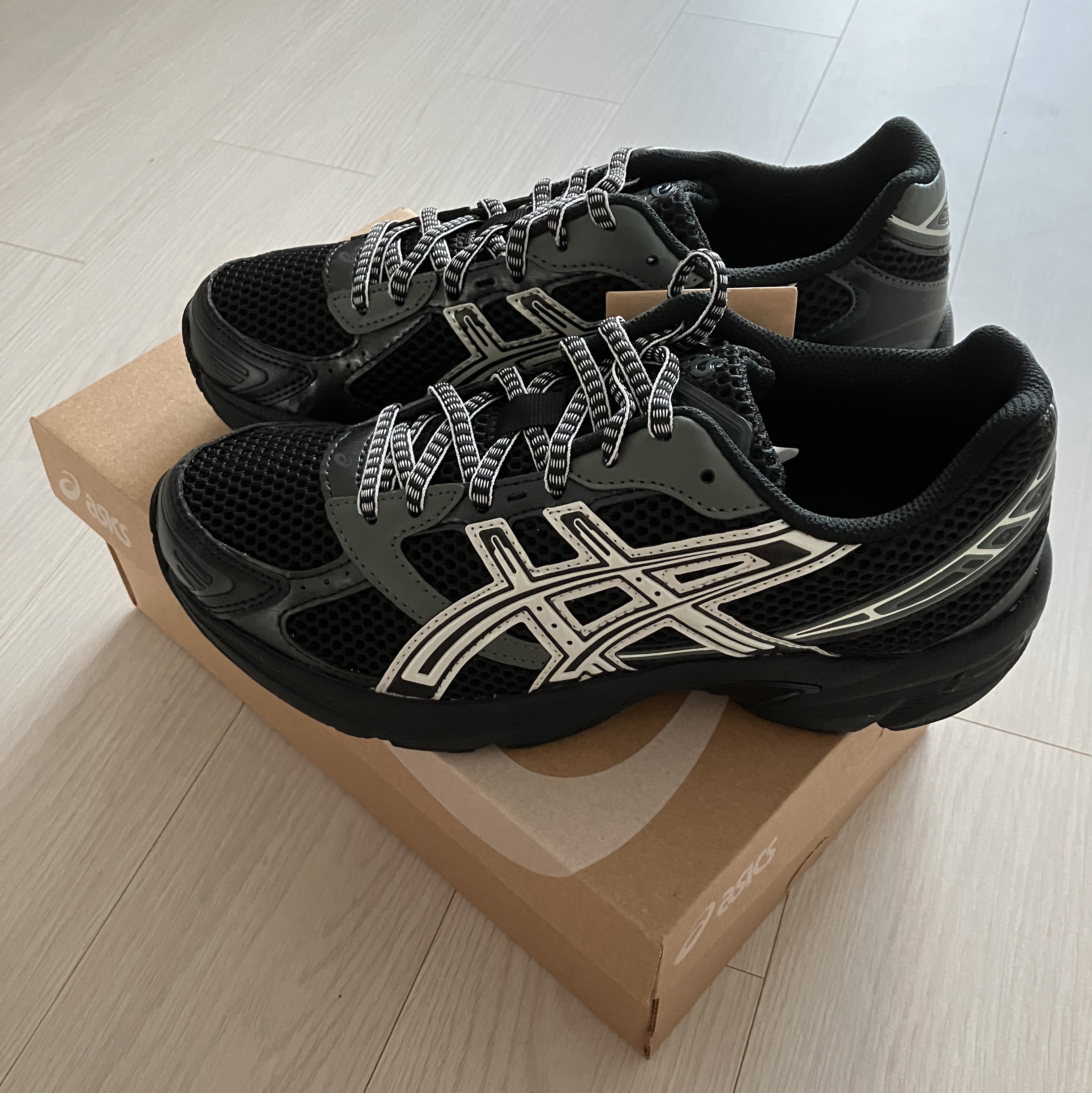 Asics Gel-1130 Black Glacier Grey - Folder Exclusive 착용 스타일