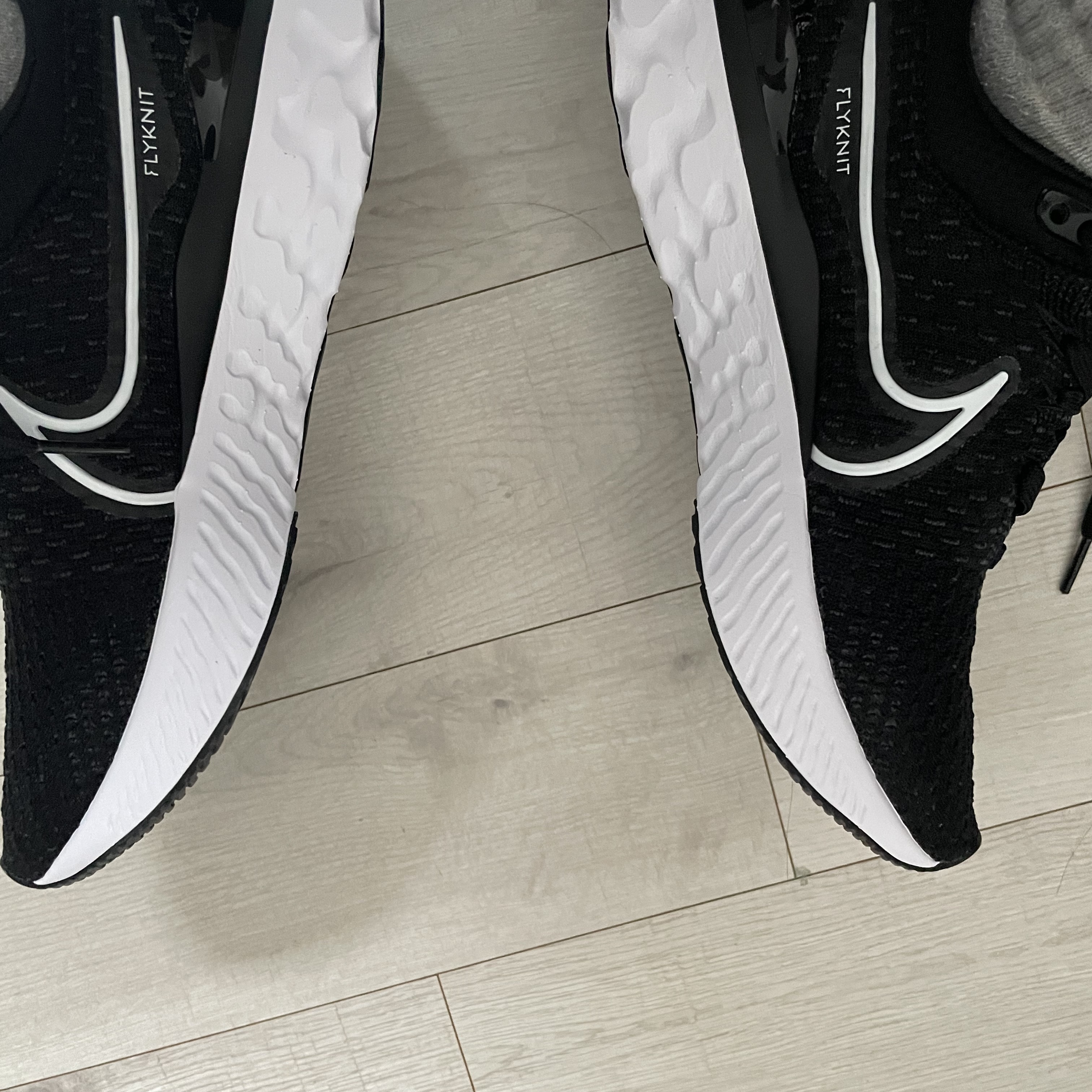 Nike React Infinity Run Flyknit 3 Black White 착용 스타일 - 1