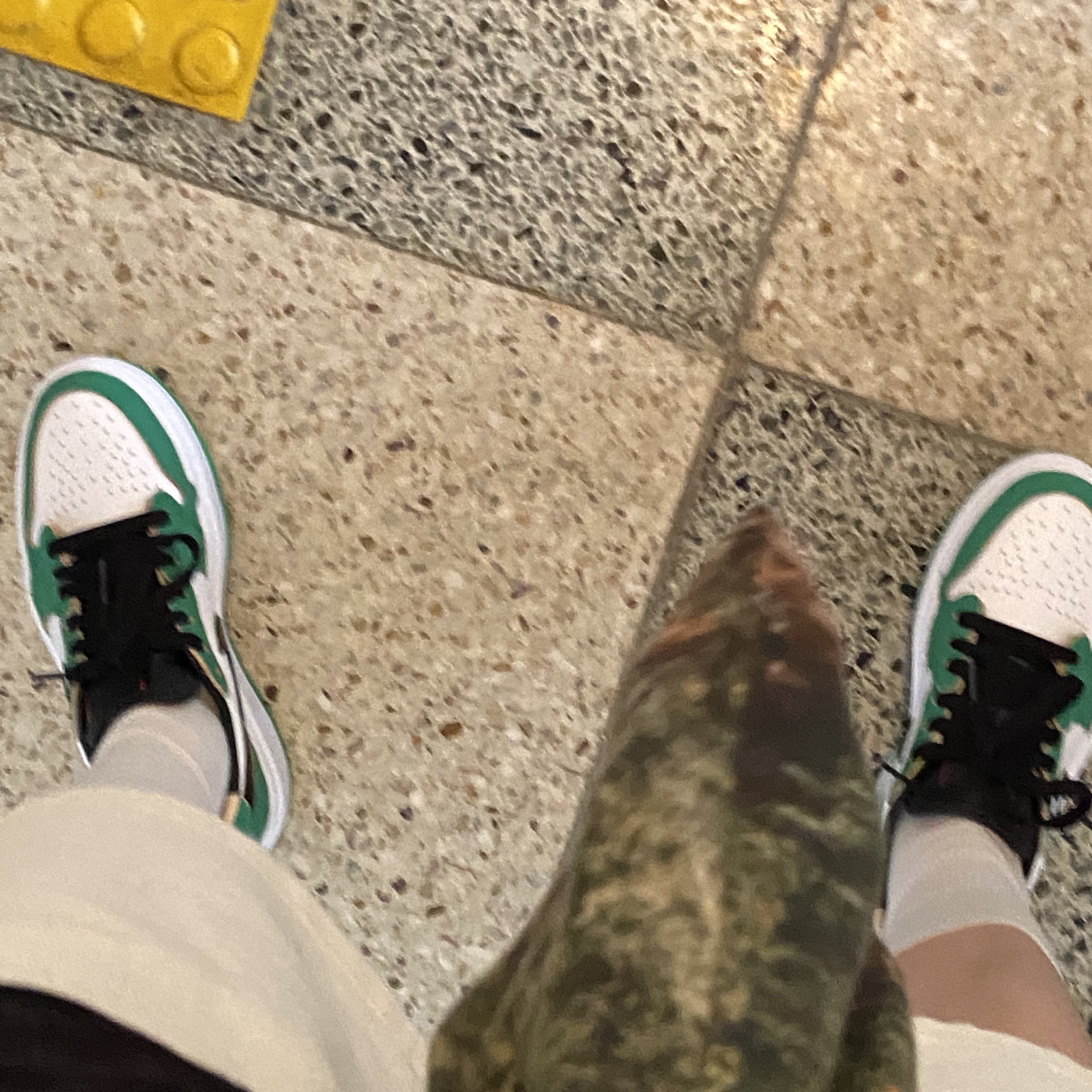 (W) Jordan 1 Elevate Low SE Lucky Green 착용 스타일 - 2