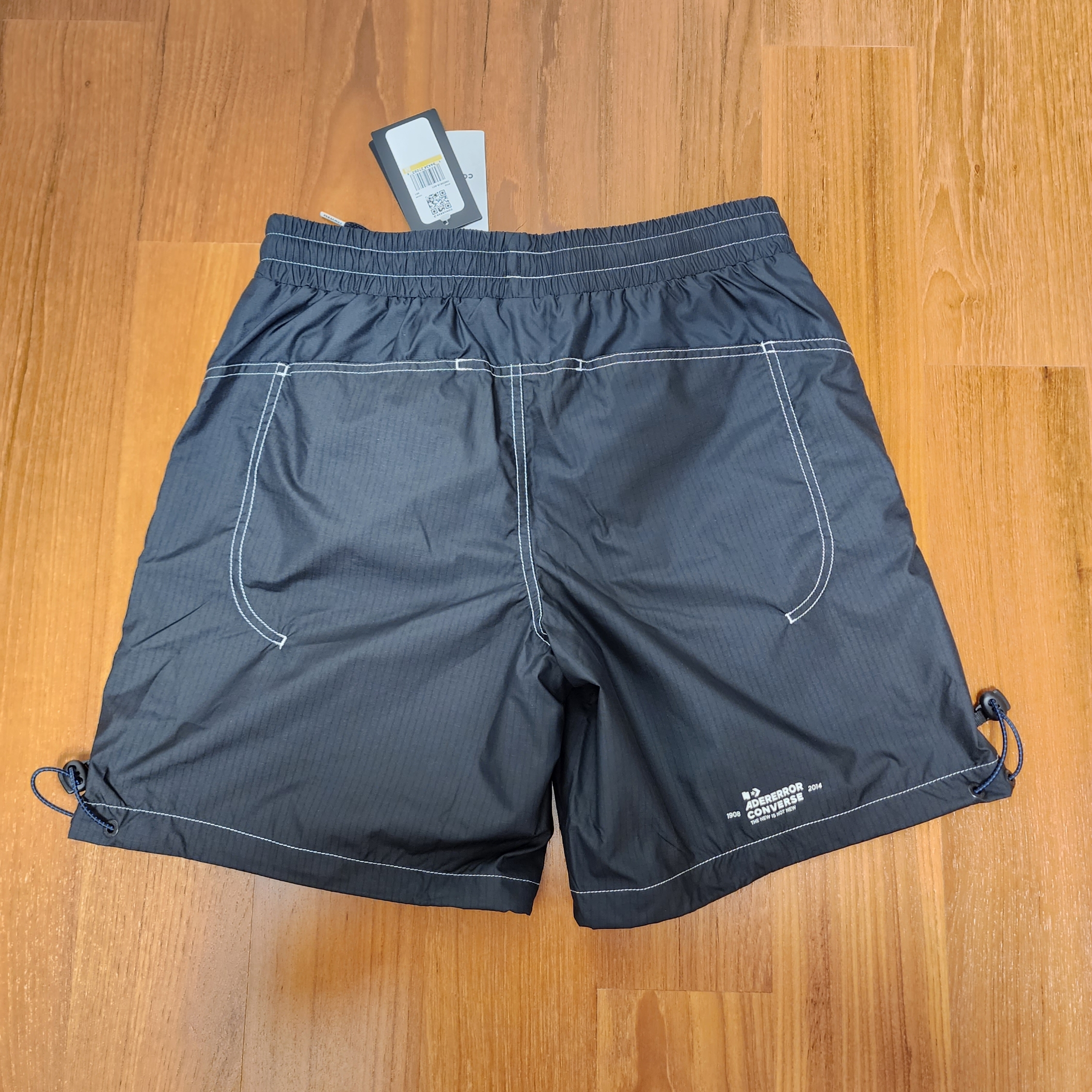 Converse x Ader Error Shapes Shorts Black 착용 스타일 - 2