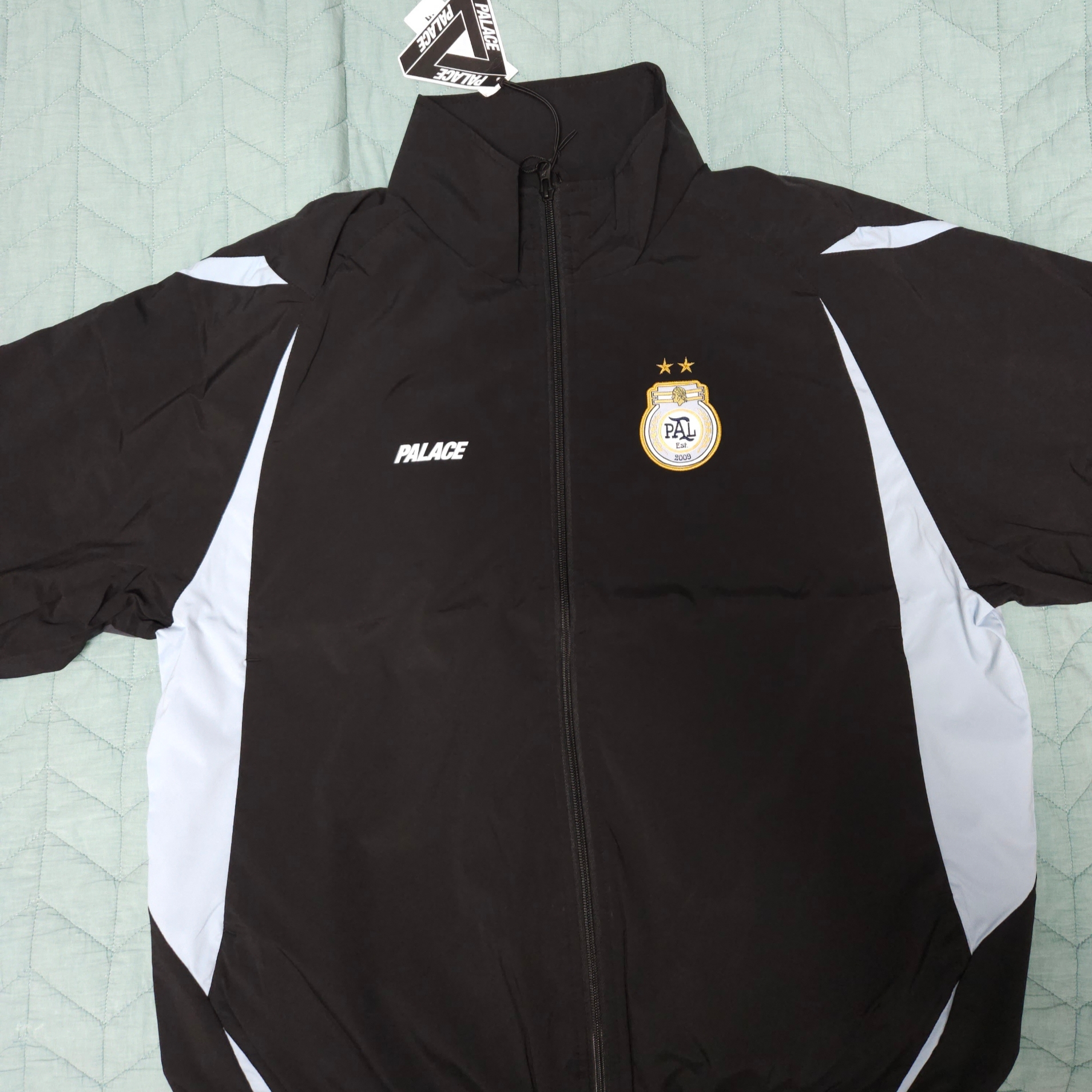 Palace Pro Shell Jacket Black - 23FW 착용 스타일