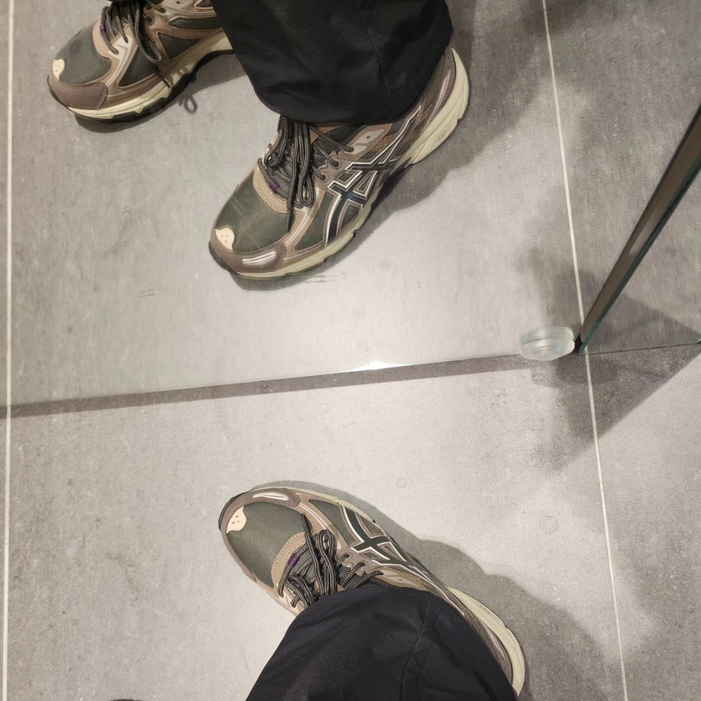 Asics Gel-Venture 6 SPS Dark Sepia 착용 스타일 - 2