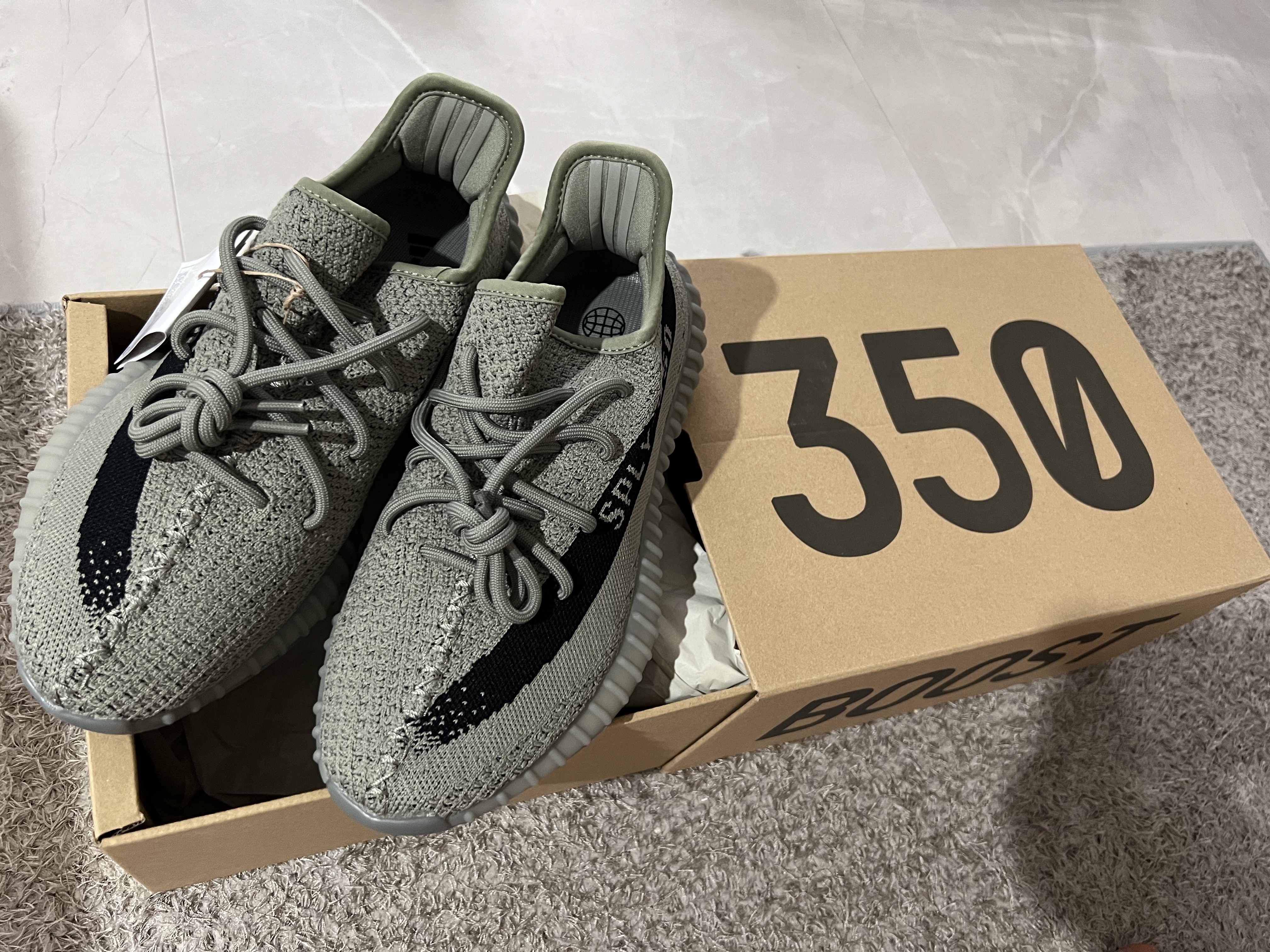 Adidas Yeezy Boost 350 V2 Slate Core Black 2022/2023 착용 스타일