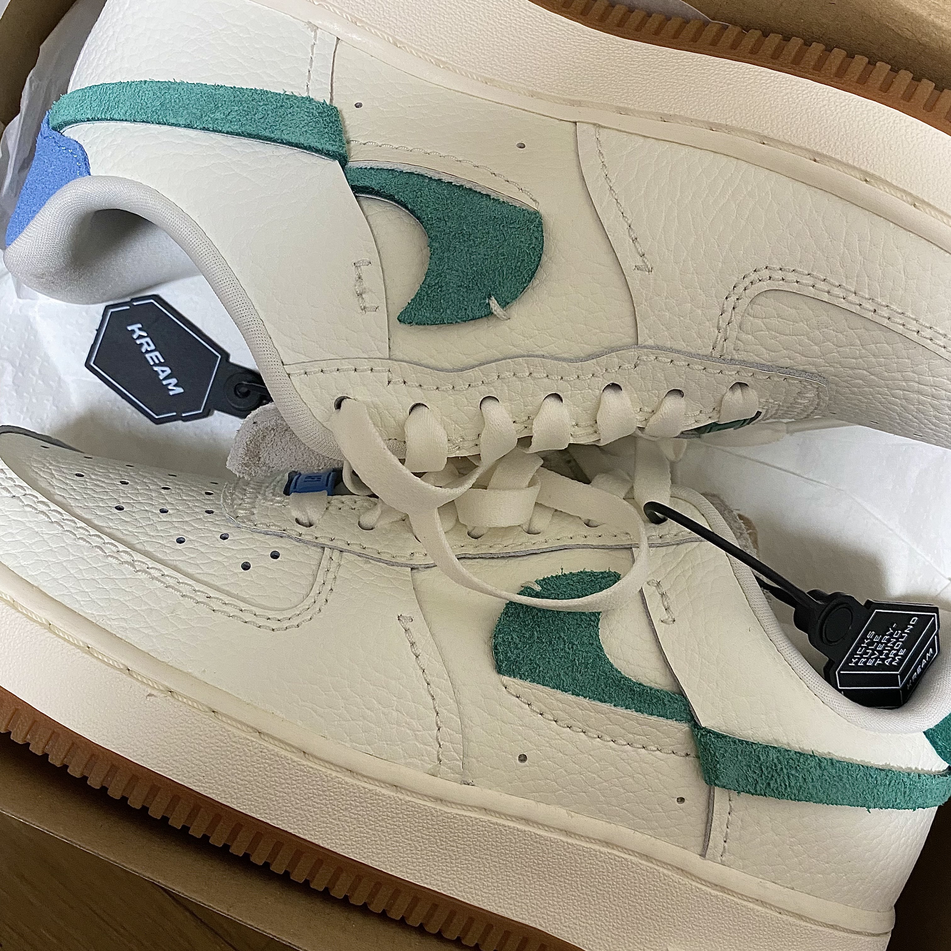 (W) Nike Air Force 1 Vandalized Sail Mystic Green 착용 스타일