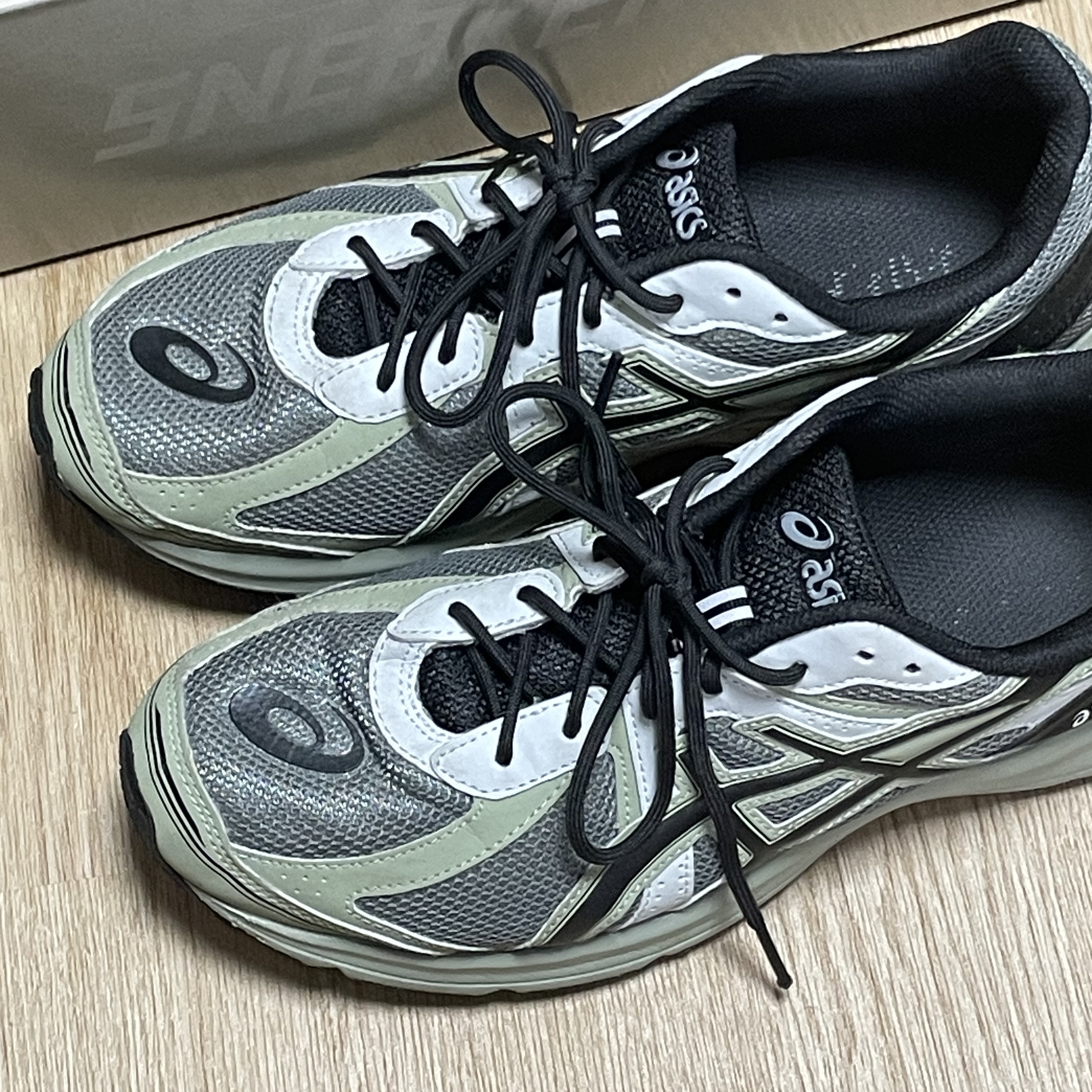 Asics Jog 100 S Sheet Rock - 2E Wide 착용 스타일