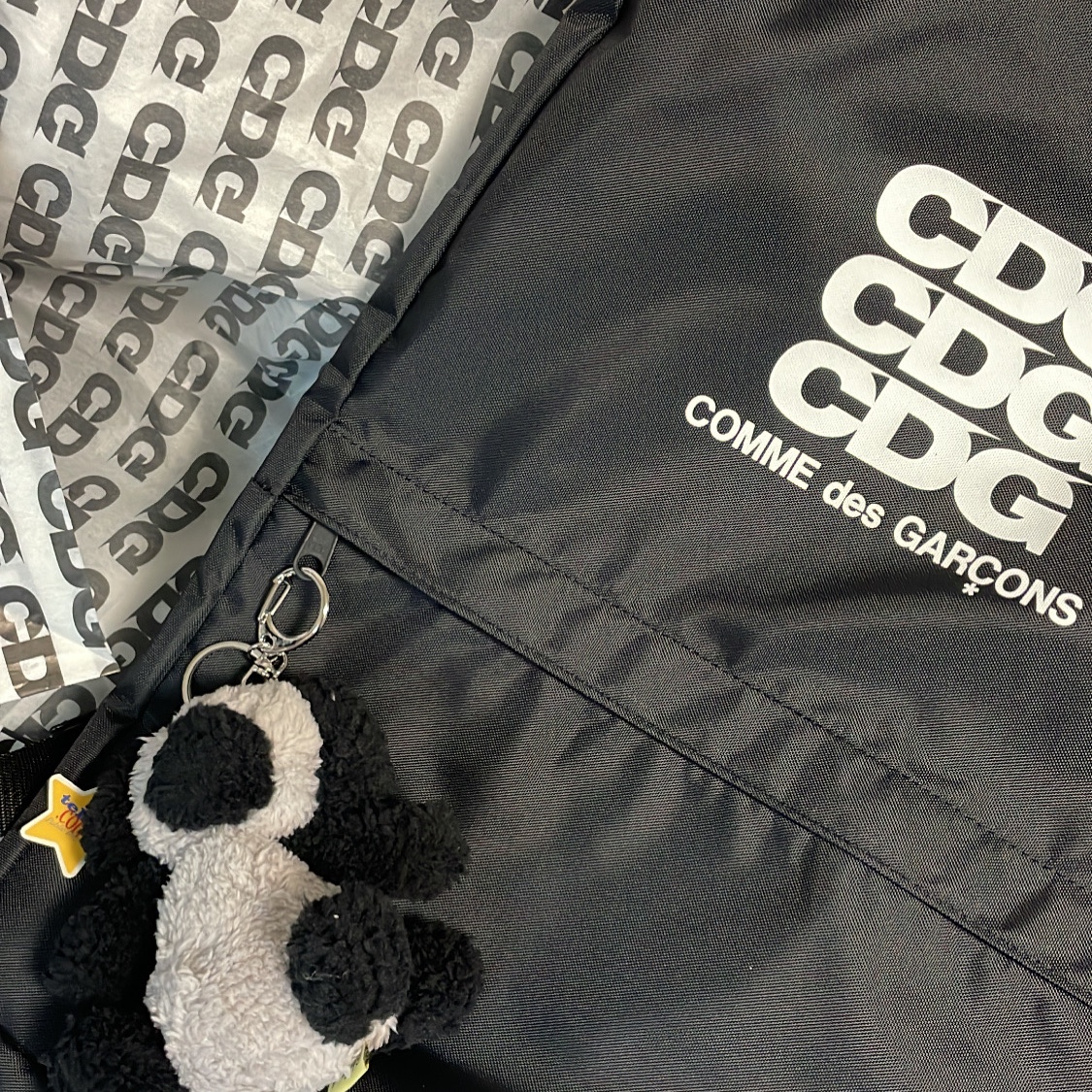 CDG Backpack Black 착용 스타일