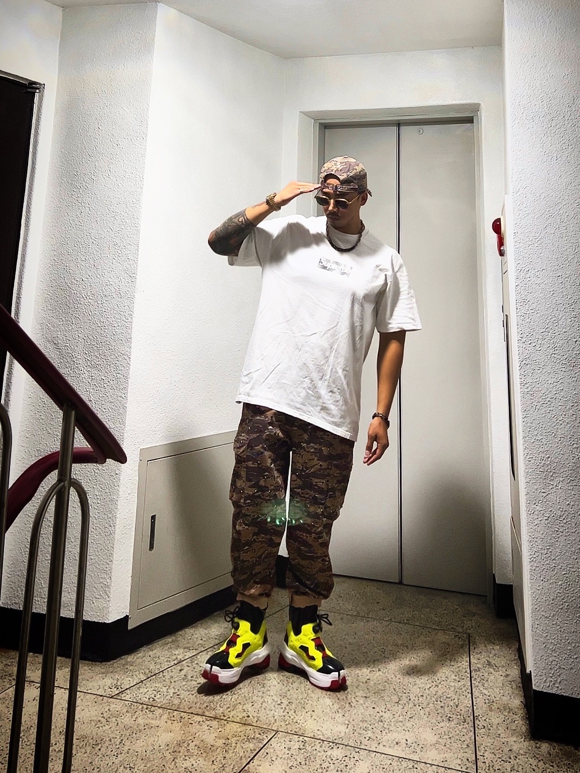 Supreme x Undercover Studded 6-Panel Brown Camo - 23SS, Supreme x Undercover Studded Cargo Pant Brown - 23SS 착용 스타일 - 1