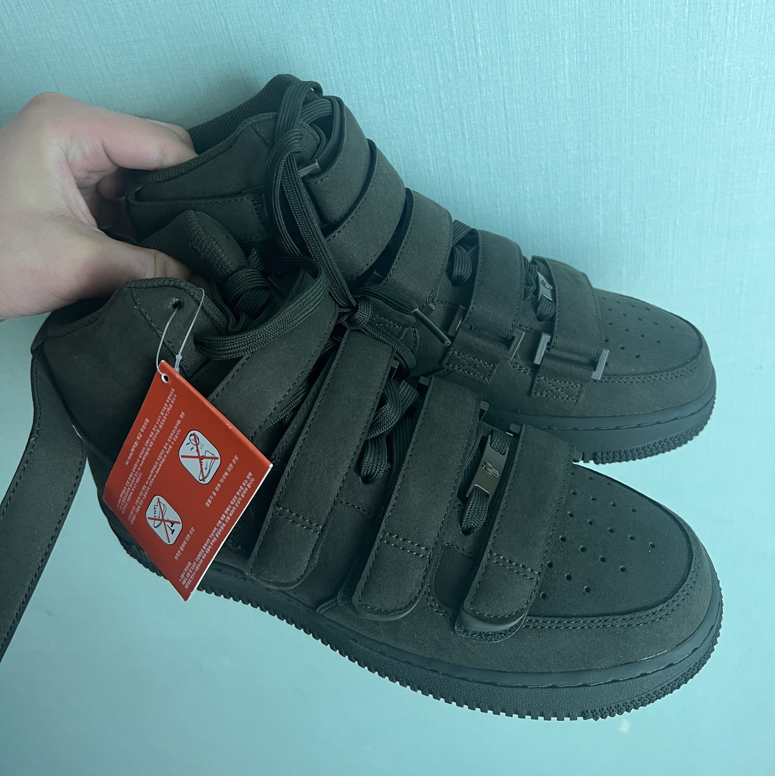 Nike x Billie Eilish Air Force 1 High '07 SP Sequoia 착용 스타일