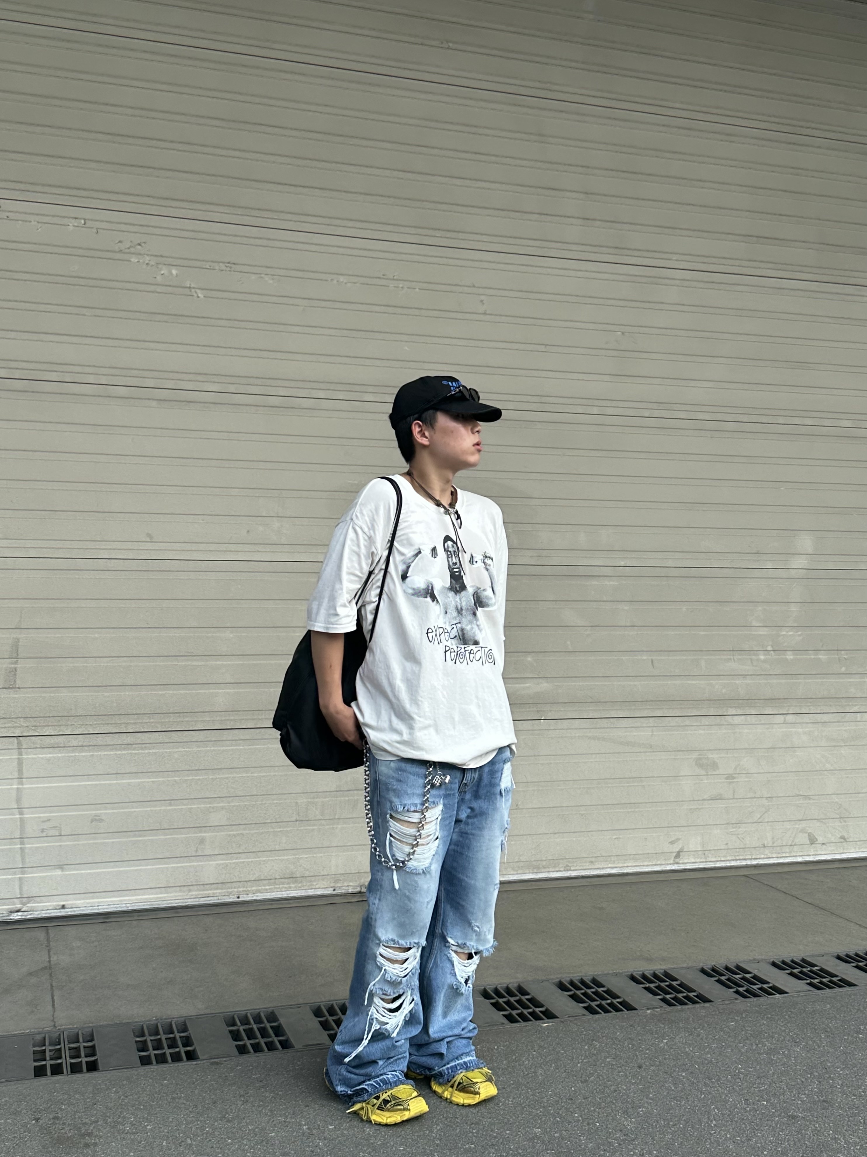 Stussy x Martine Rose Stand Firm Pigment Dyed T-Shirt Natural, Balenciaga 3XL Sneakers Yellow Black 착용 스타일 - 2