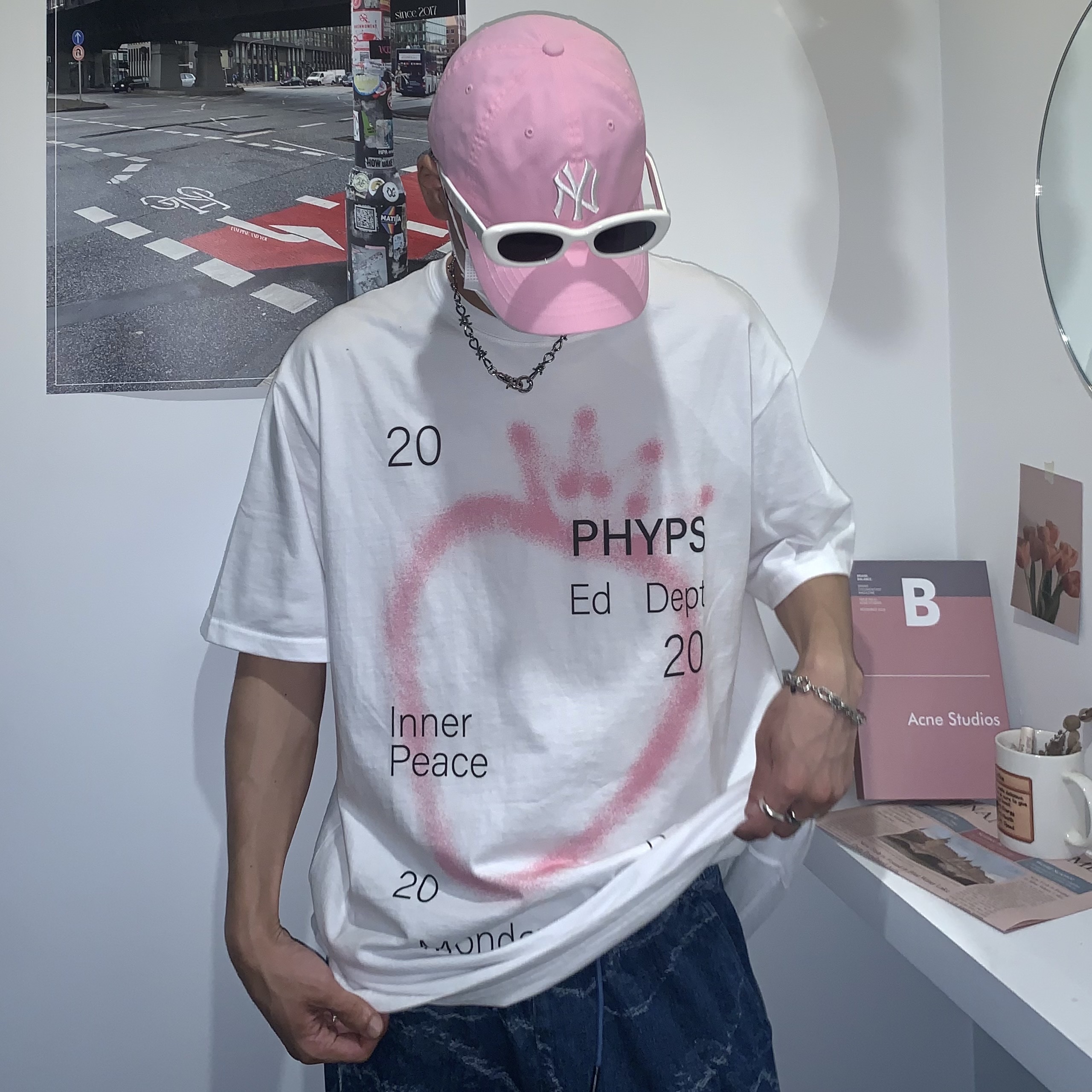 (W) Adidas Gazelle Bold Pink Glow Victory Blue, Gentle Monster x Maison Margiela MM004 White Black 착용 스타일 - 4