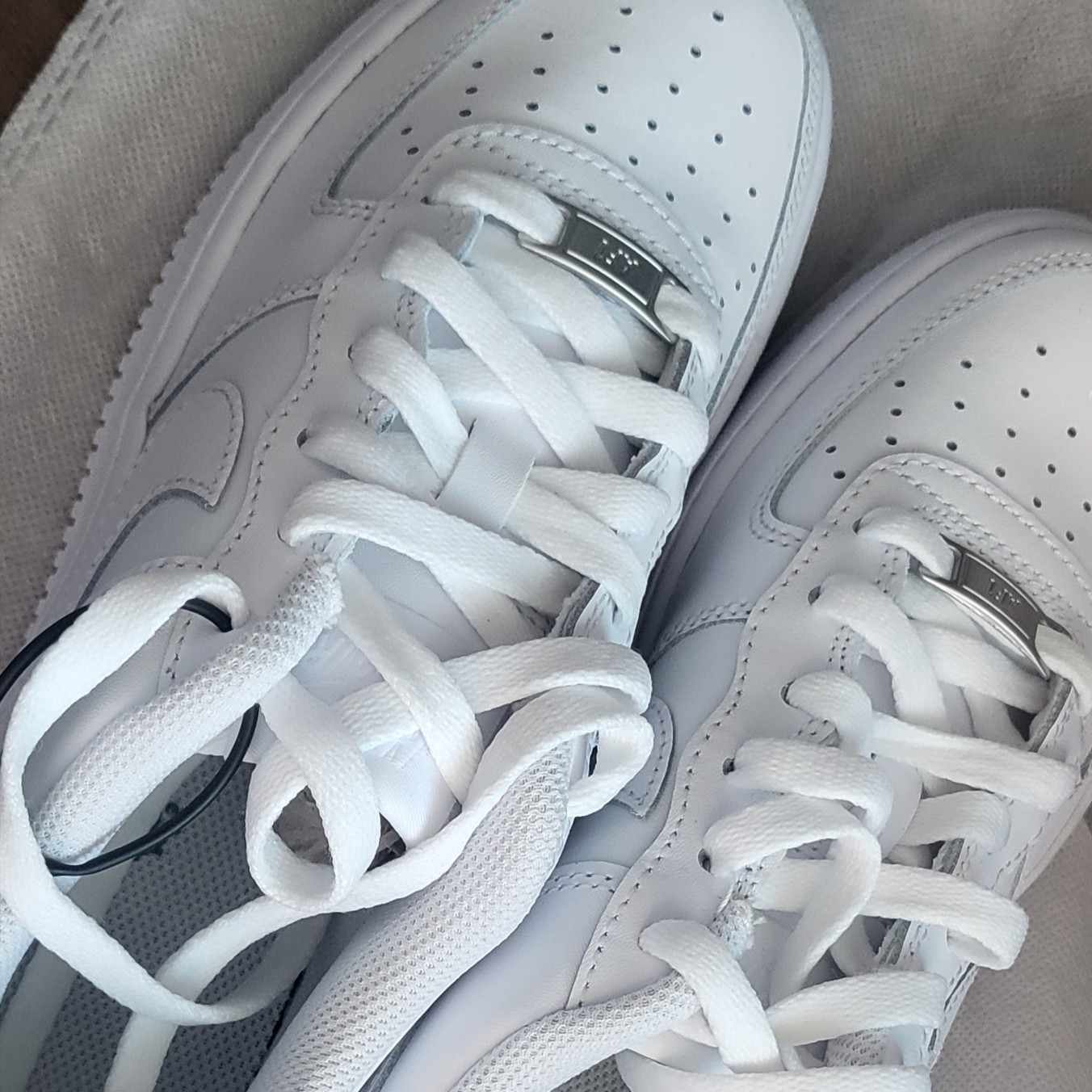 (GS) Nike Air Force 1 LE White 착용 스타일
