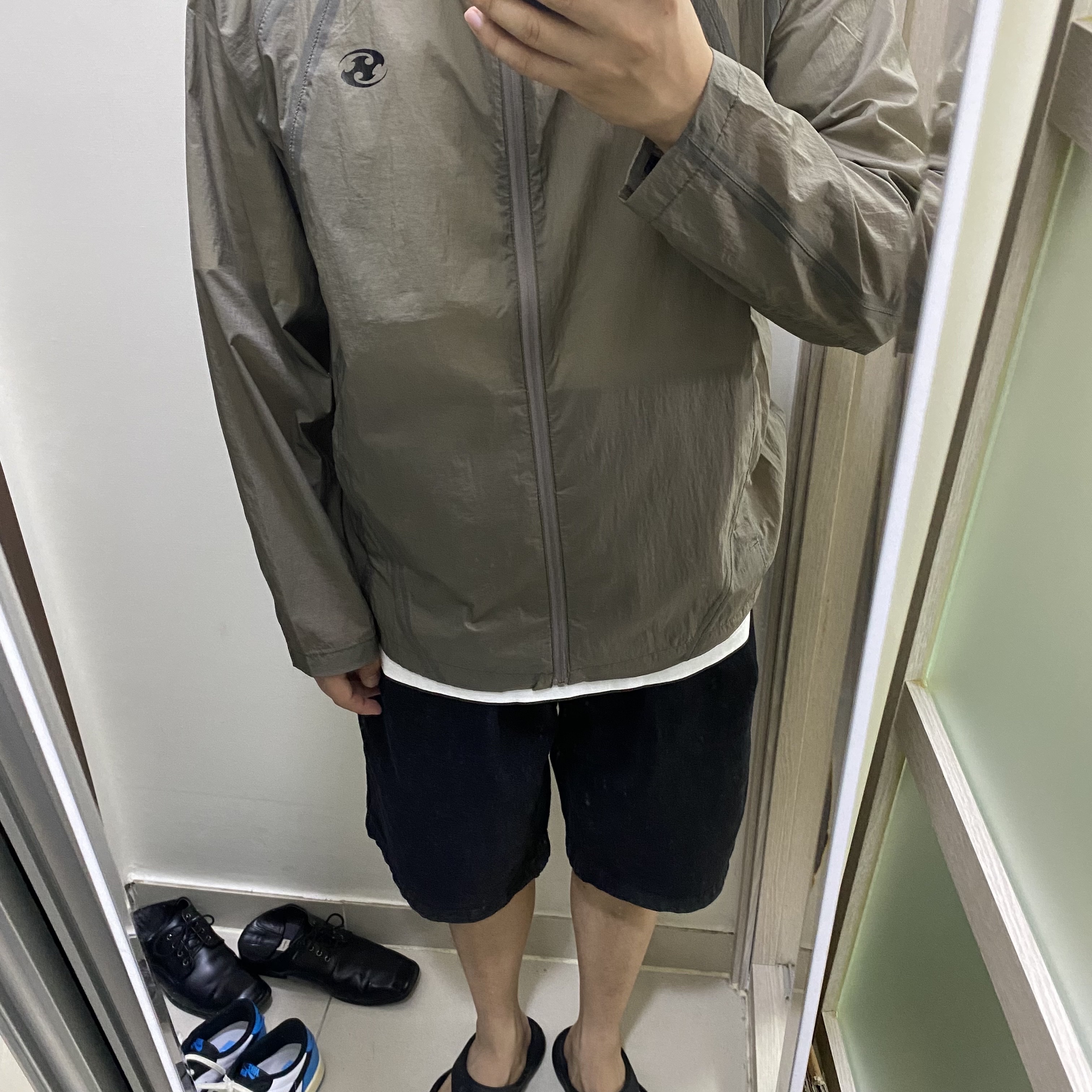 Sansan Gear Seam Sealing Jacket Mud Khaki - 22FW 착용 스타일
