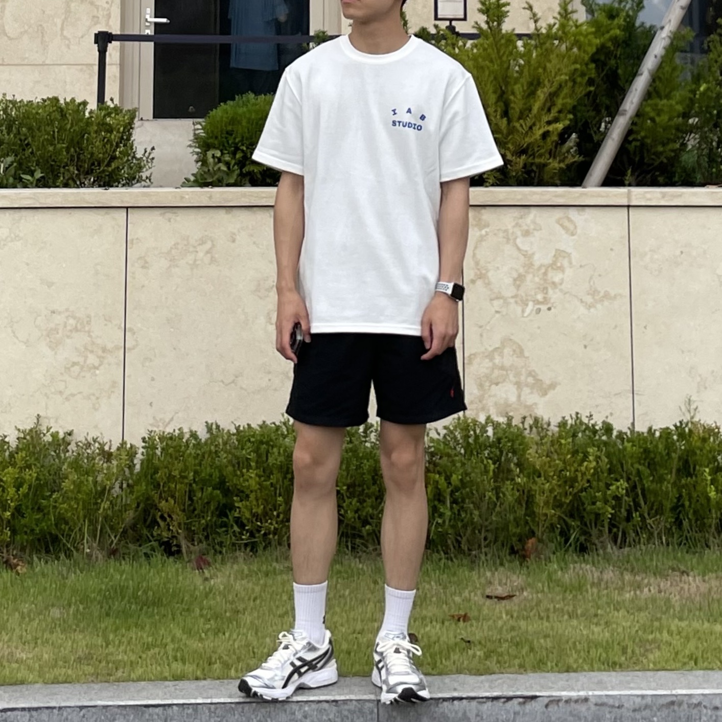 Asics Gel-Kayano 14 Cream Black, IAB Studio 10th Anniversary T-Shirt White 착용 스타일