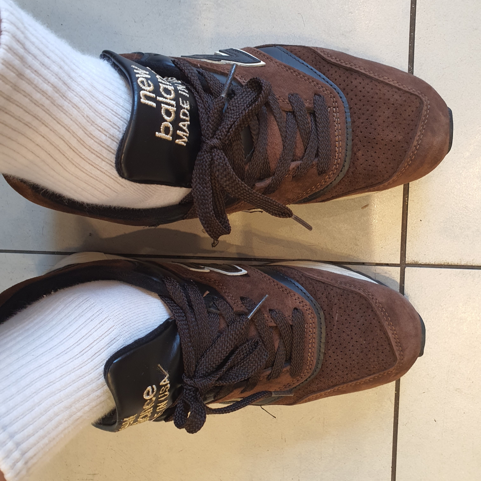 New Balance 997 Made in USA Distinct Authors Brown 착용 스타일 - 1