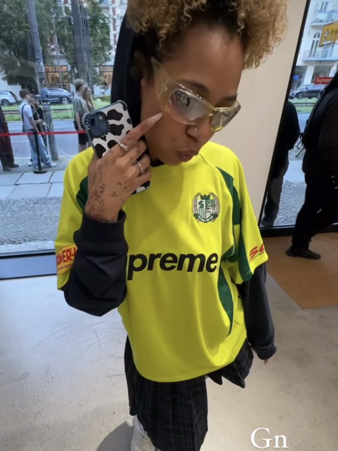 Supreme Hooded Soccer Jersey Bright Green - 23FW 착용 스타일